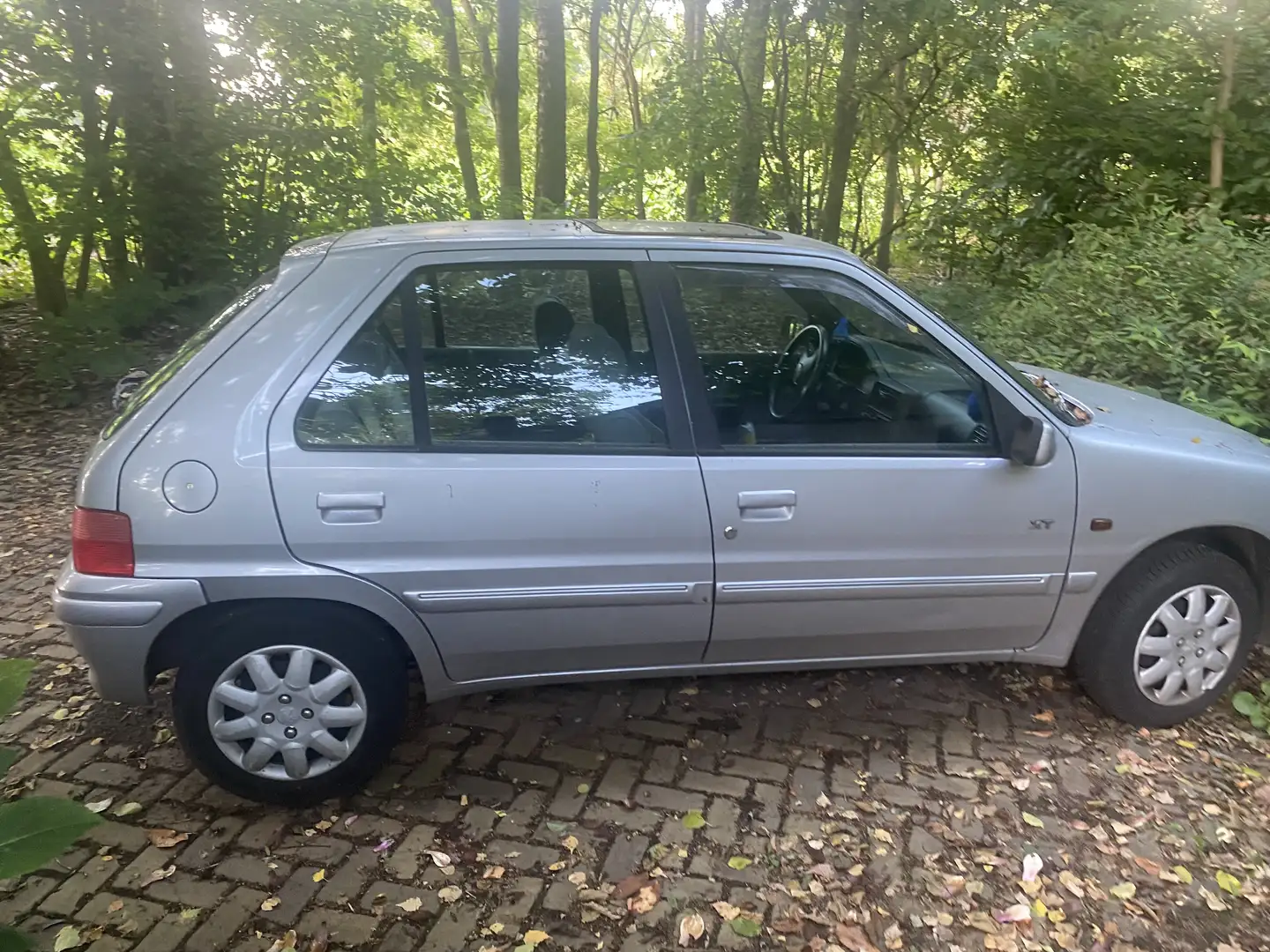 Peugeot 106 XT - 1