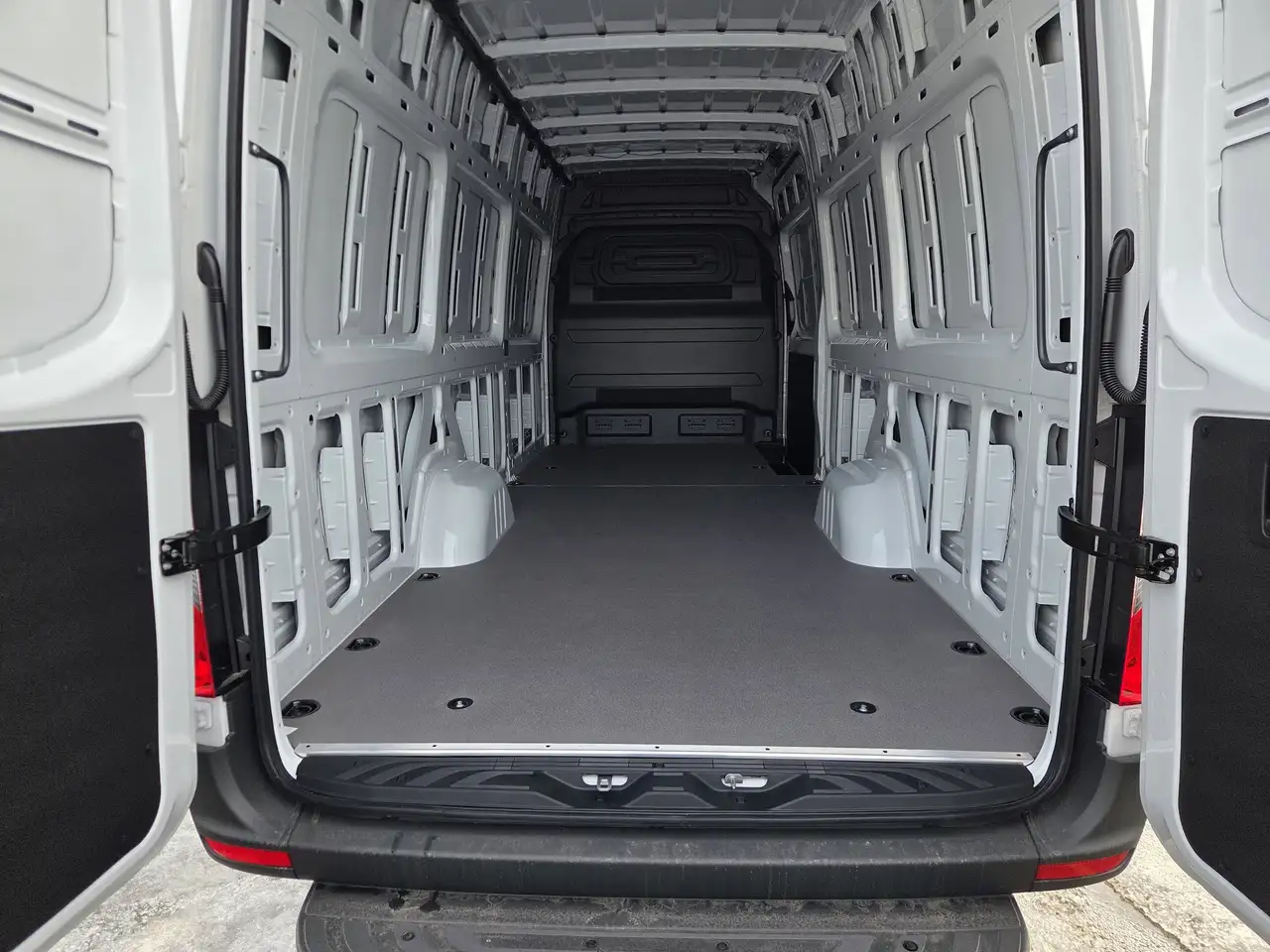Mercedes-Benz Sprinter снимка Mercedes-Benz Sprinter