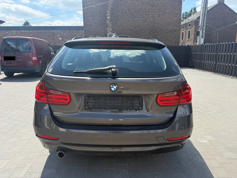 BMW 318 d Touring — photo 6