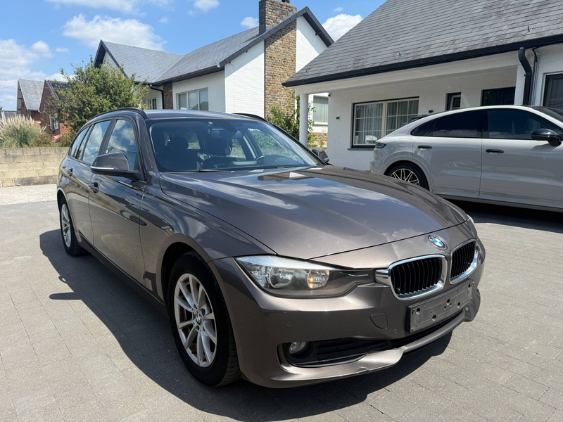 BMW 318 d Touring — photo 2