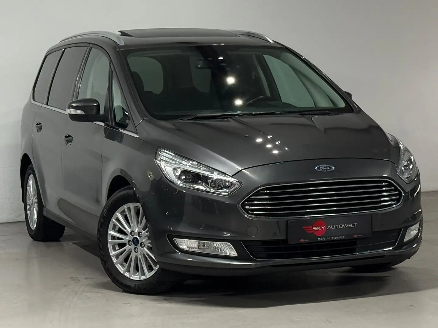 Ford Galaxy Titanium/NAVI/ACC/LED/PANO/7-SITZER/AHK Gris - 2