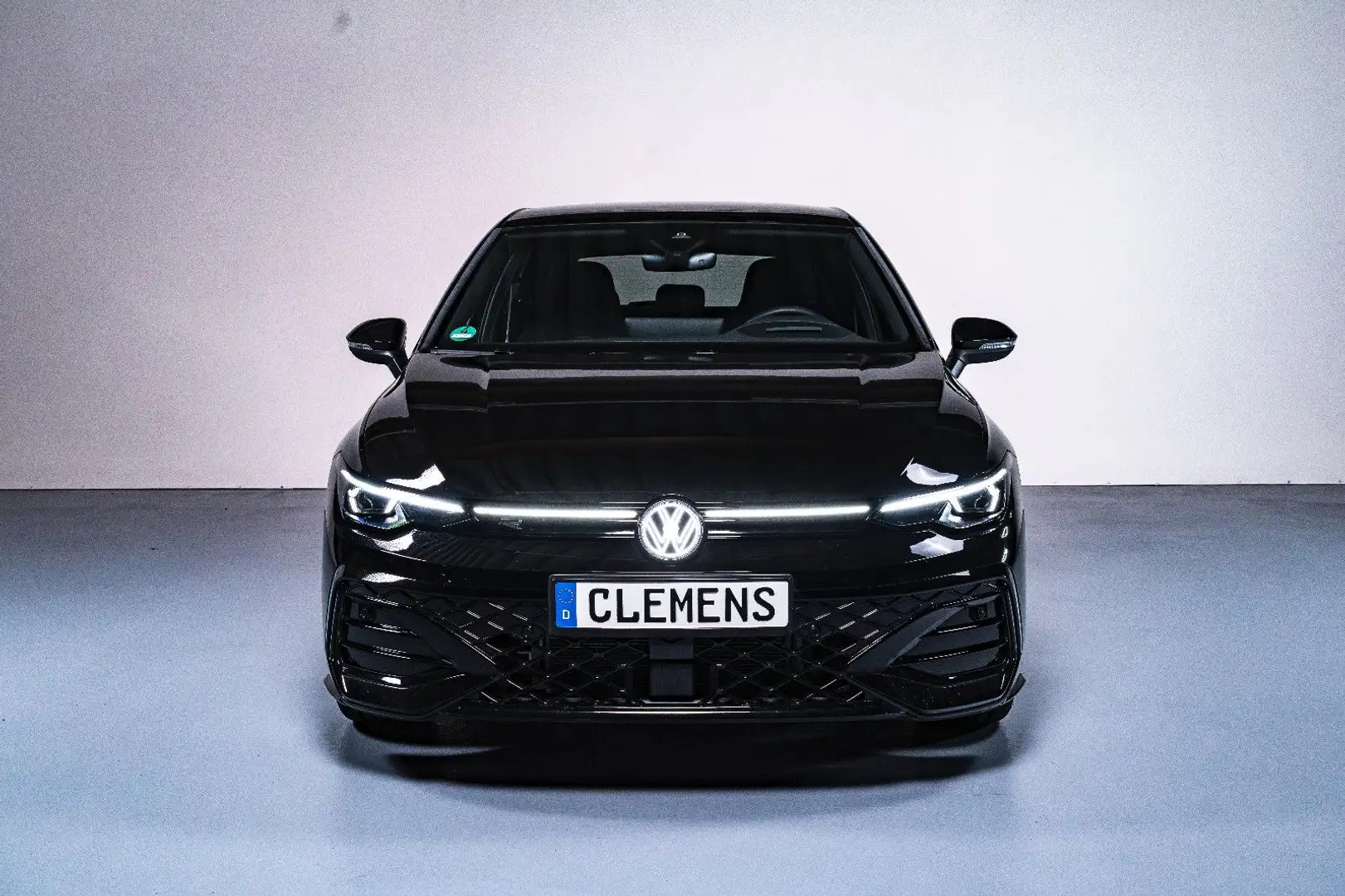 Volkswagen Golf VIII Lim. 1.5 eTSI 110 kW R-Line Noir - 2