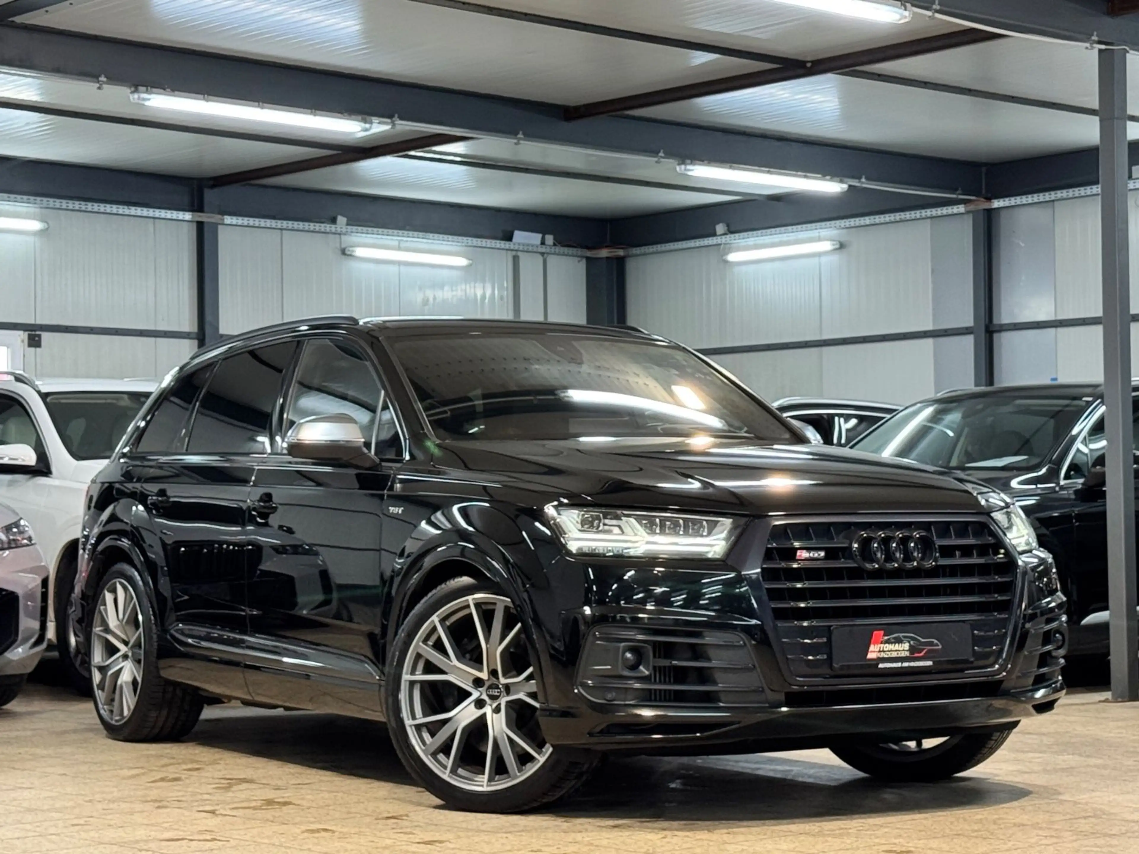 Audi SQ7 7SITZ*#SITZE*BOSE*STHZ*ACC*HUD*MTRX*OPTK*UVM