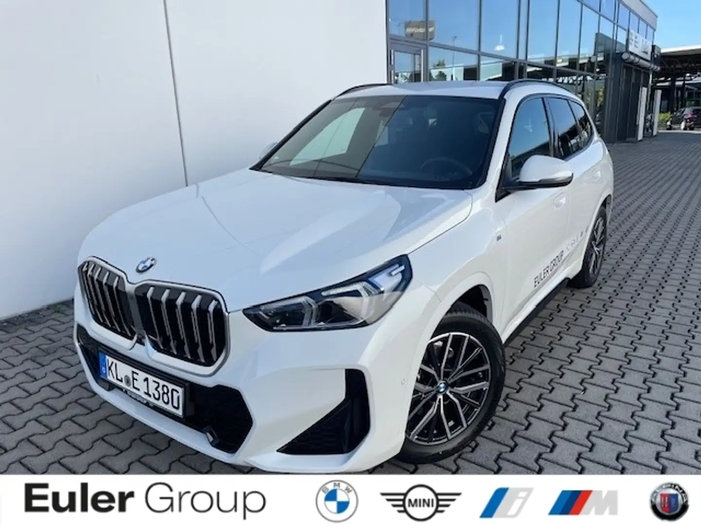 BMW X1 sDrive18i Sportpaket HUD AD AHK-klappbar AHK Navi Weiß - 1