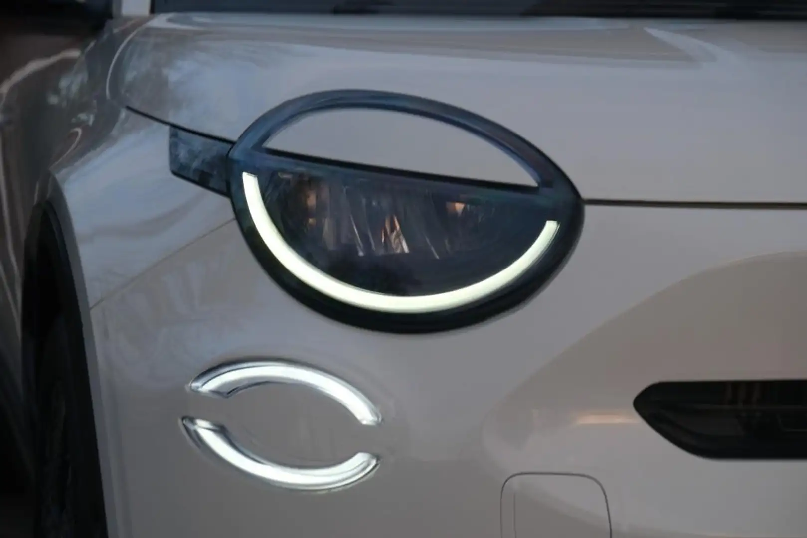 Fiat 600 1.2 Hybrid 110pk DCT6 La Prima | Navi | App Connec Wit - 2