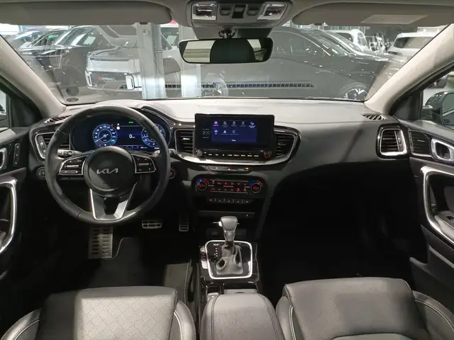 Kia Ceed view 9