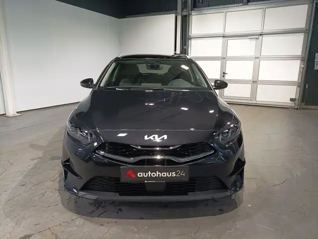 Kia Ceed view 2