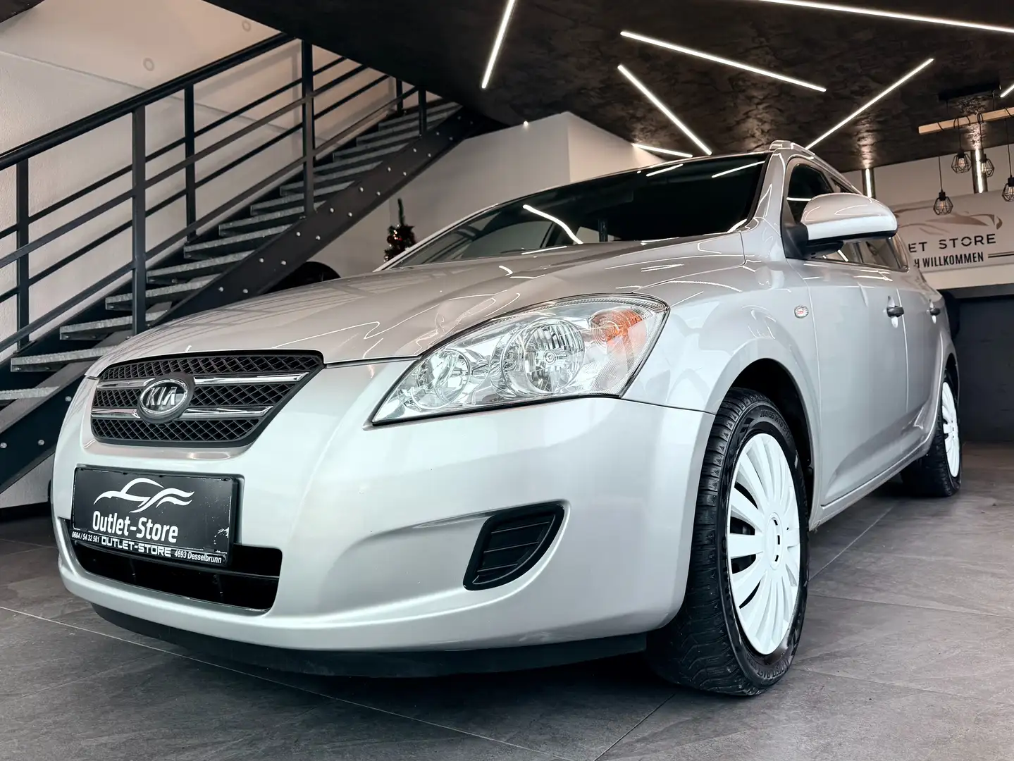 Kia Ceed SW / cee'd SW LX*2.Besitz*Klima*NUR 92.000KM*Pickerl NEU 05/26* Gris - 1