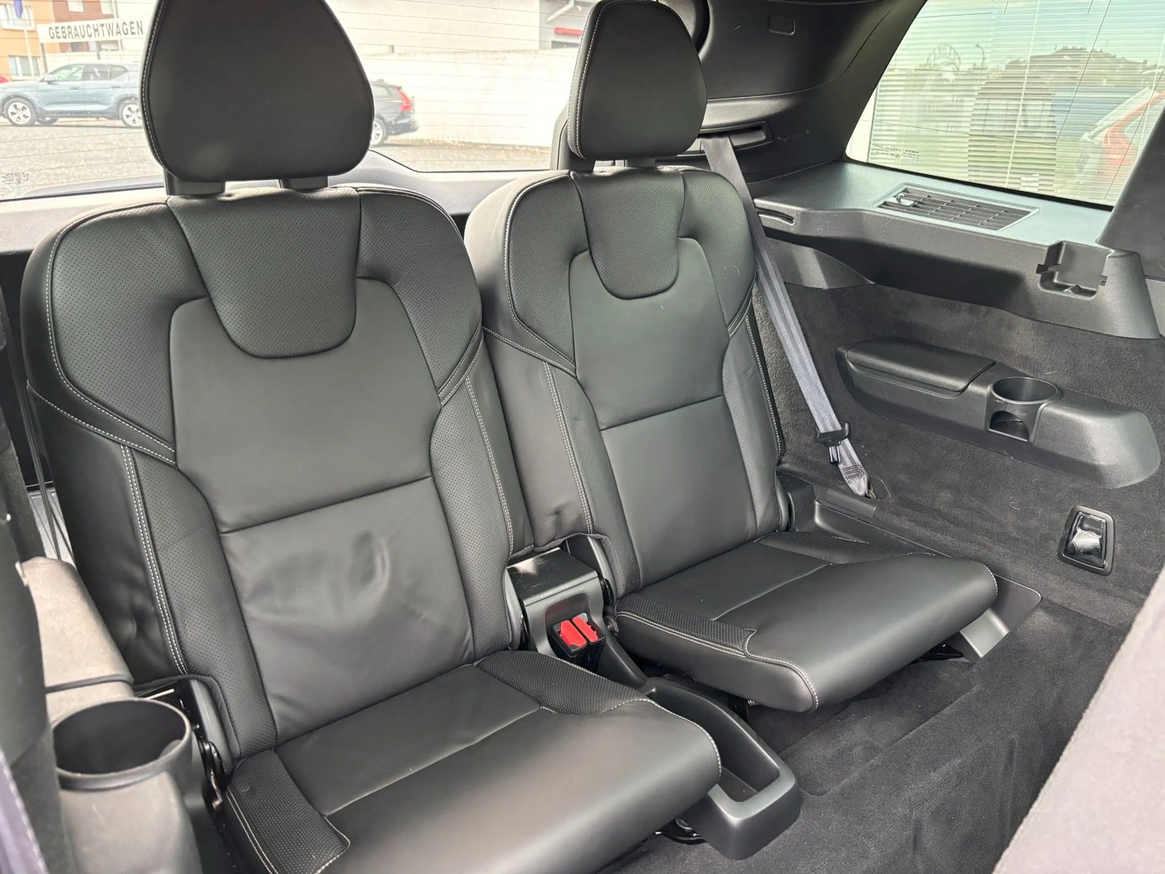 Volvo XC90 R Design 7-Sitze Pano. Bowers. AHK. Luftf. — photo 13