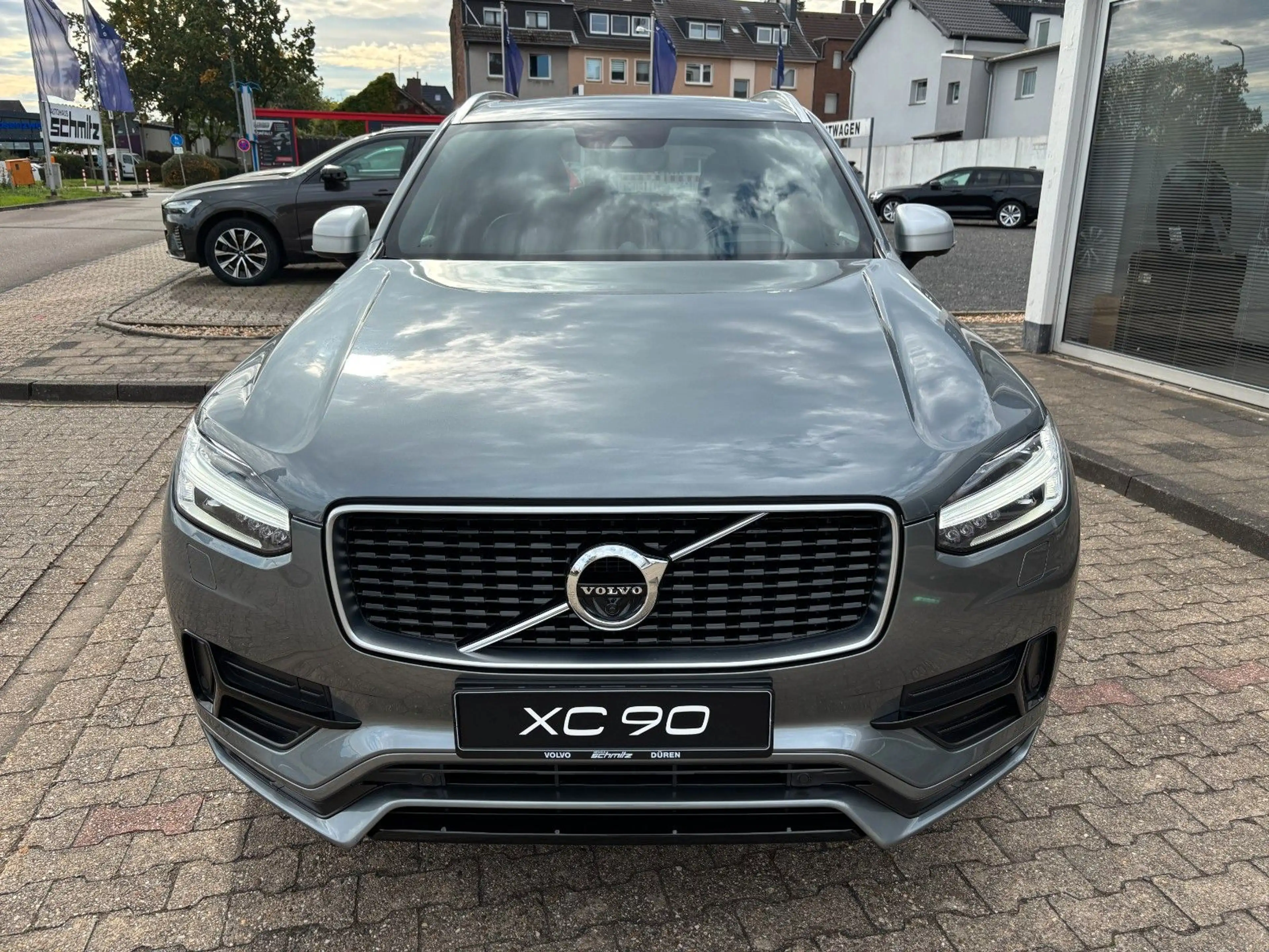 Volvo XC90 R Design 7-Sitze Pano. Bowers. AHK. Luftf. — photo 4