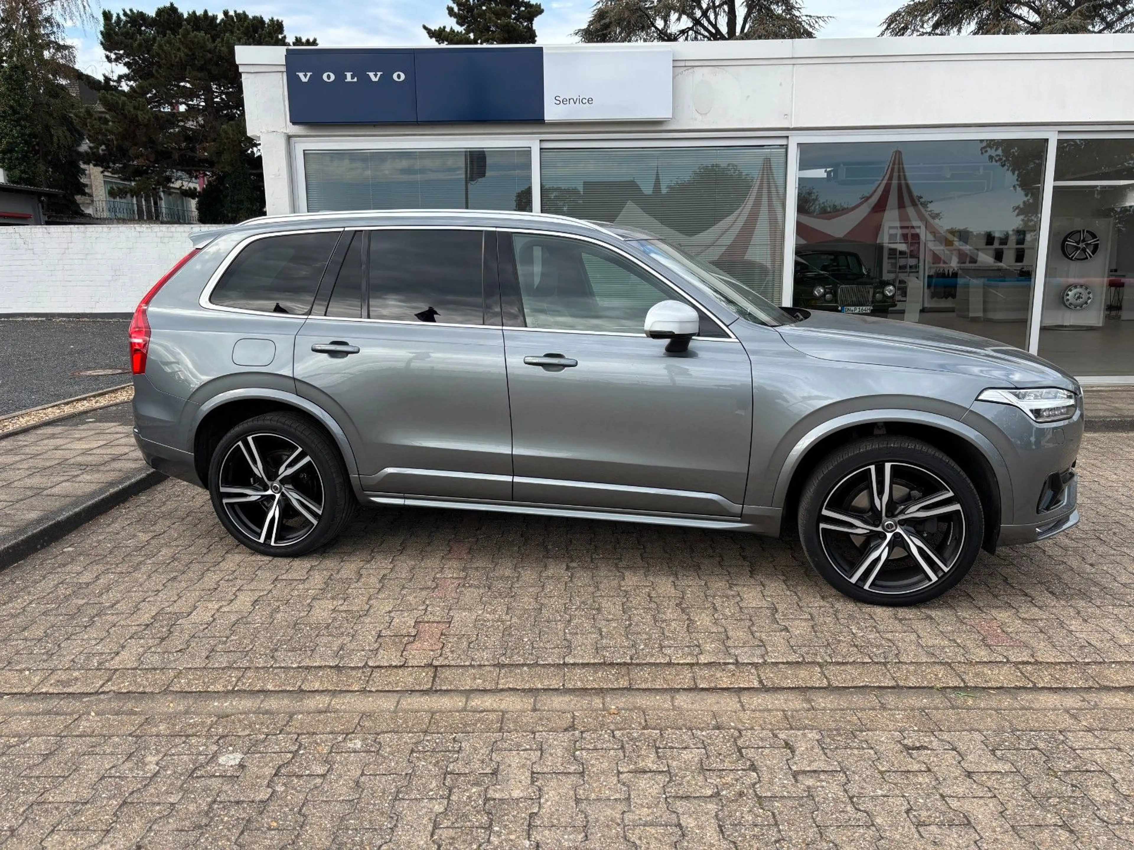 Volvo XC90 R Design 7-Sitze Pano. Bowers. AHK. Luftf. — photo 8