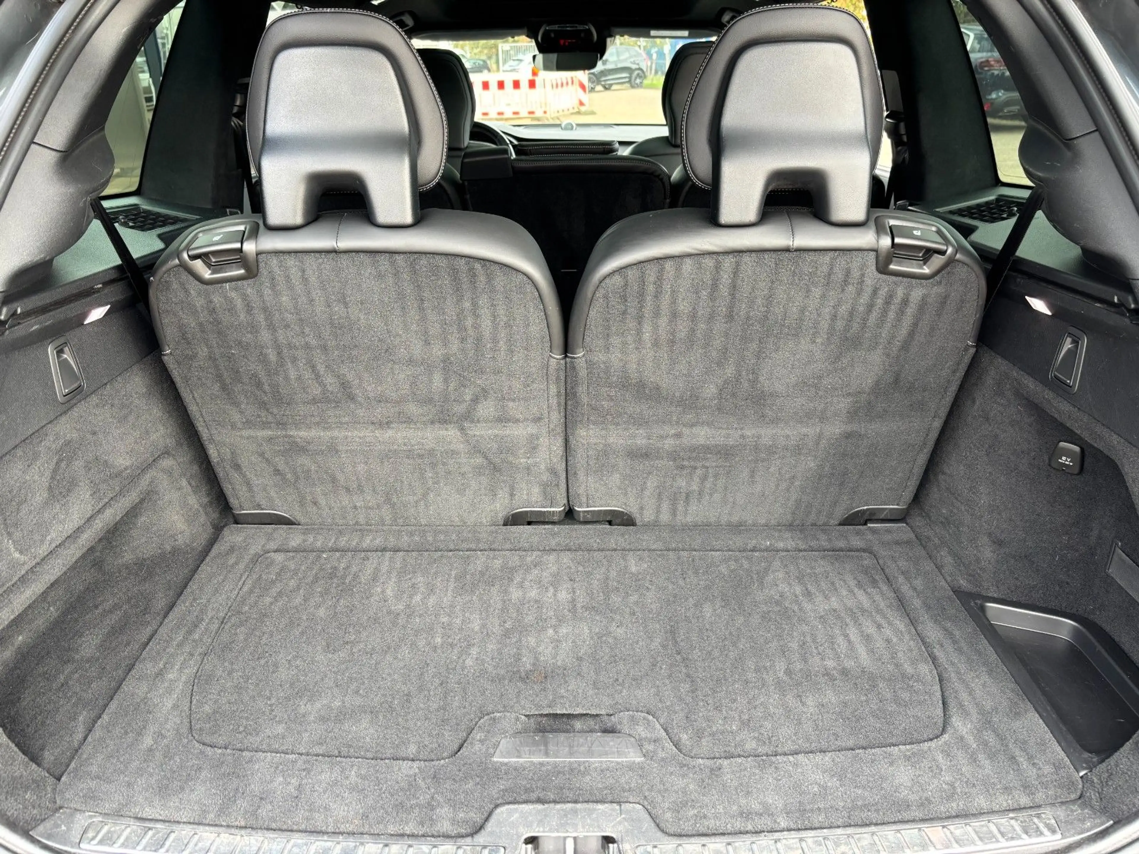 Volvo XC90 R Design 7-Sitze Pano. Bowers. AHK. Luftf. — photo 14