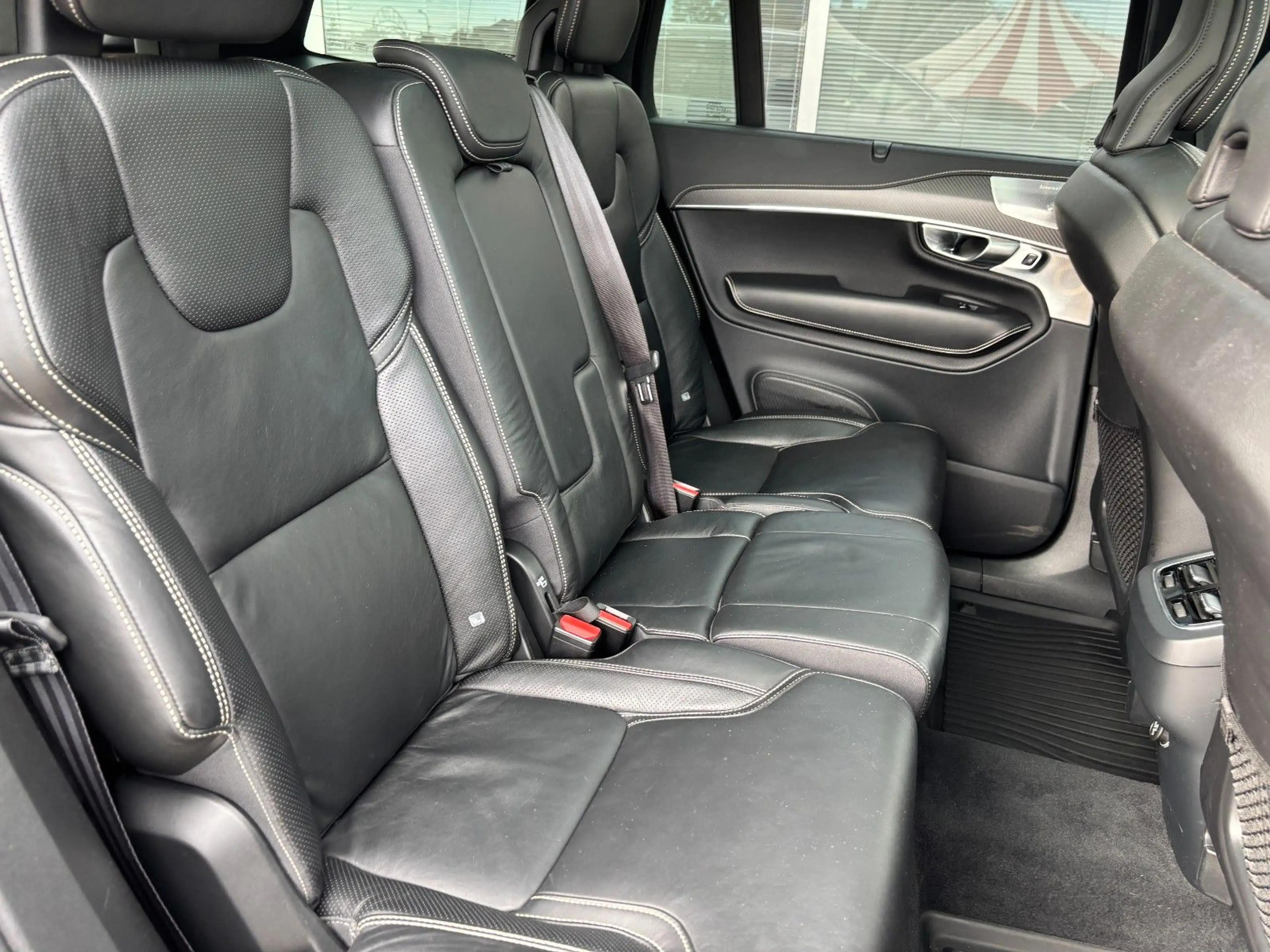 Volvo XC90 R Design 7-Sitze Pano. Bowers. AHK. Luftf. — photo 12