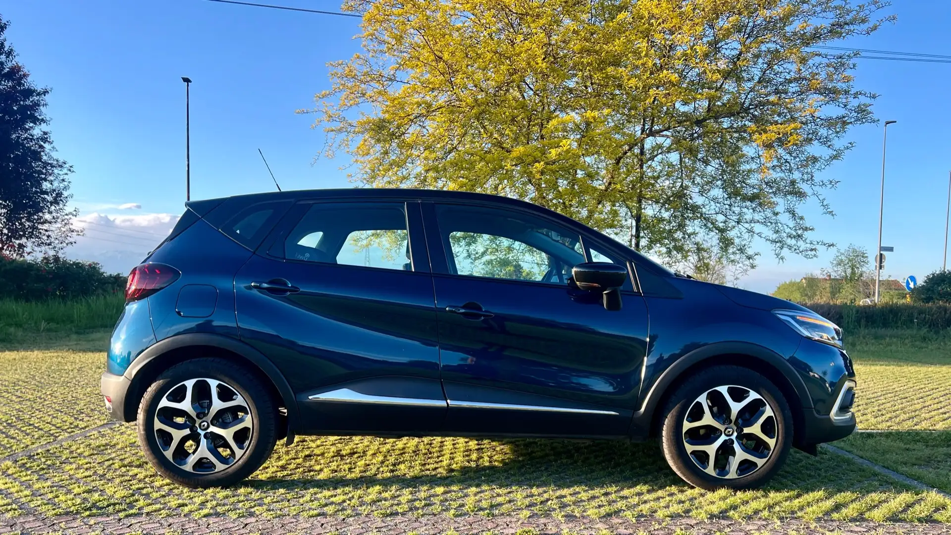 Renault Captur 0.9 tce INTENS 90cv *COME NUOVA *PREZZO PROMO Blu/Azzurro - 1