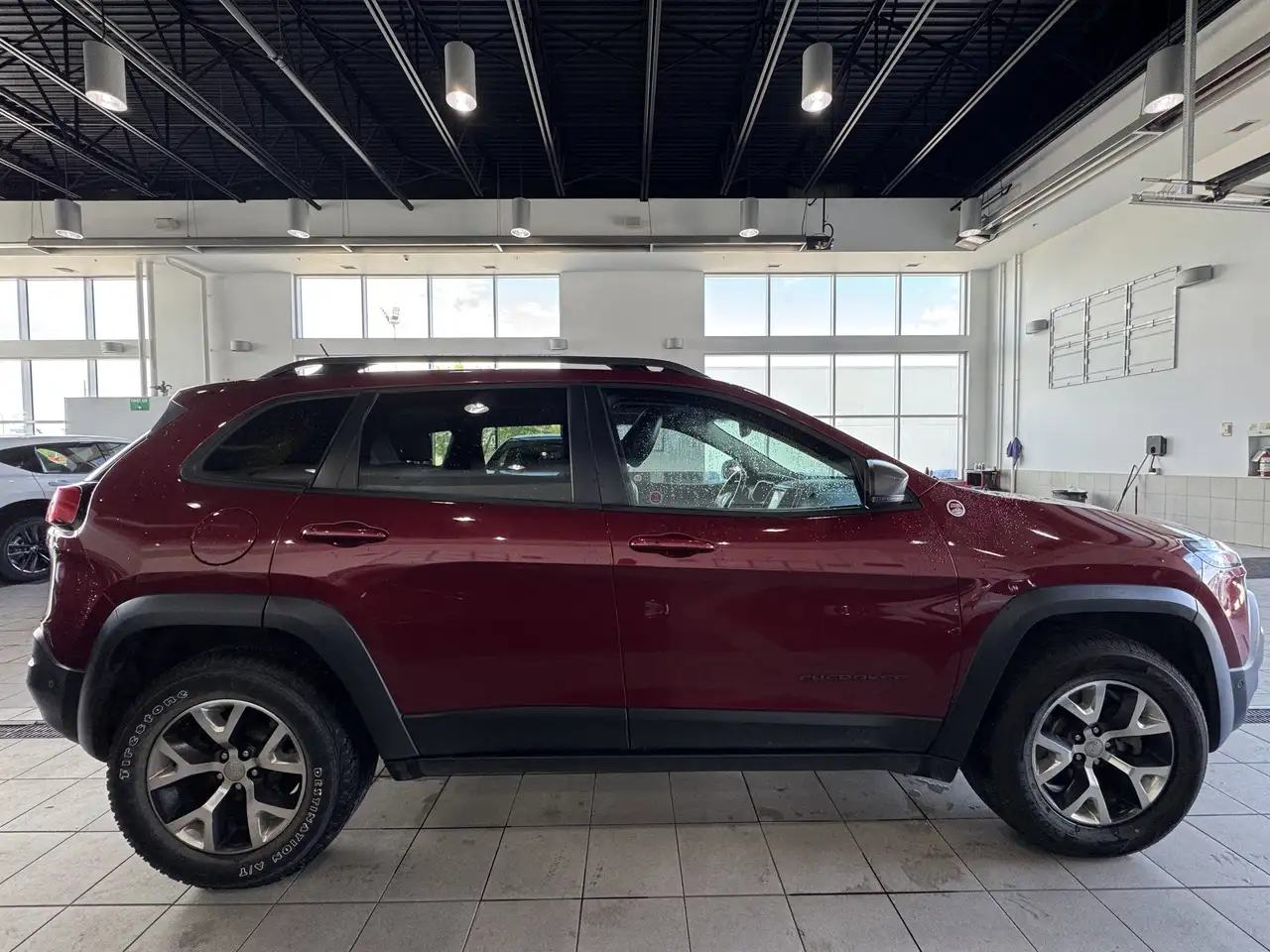 Jeep Cherokee снимка Jeep Cherokee