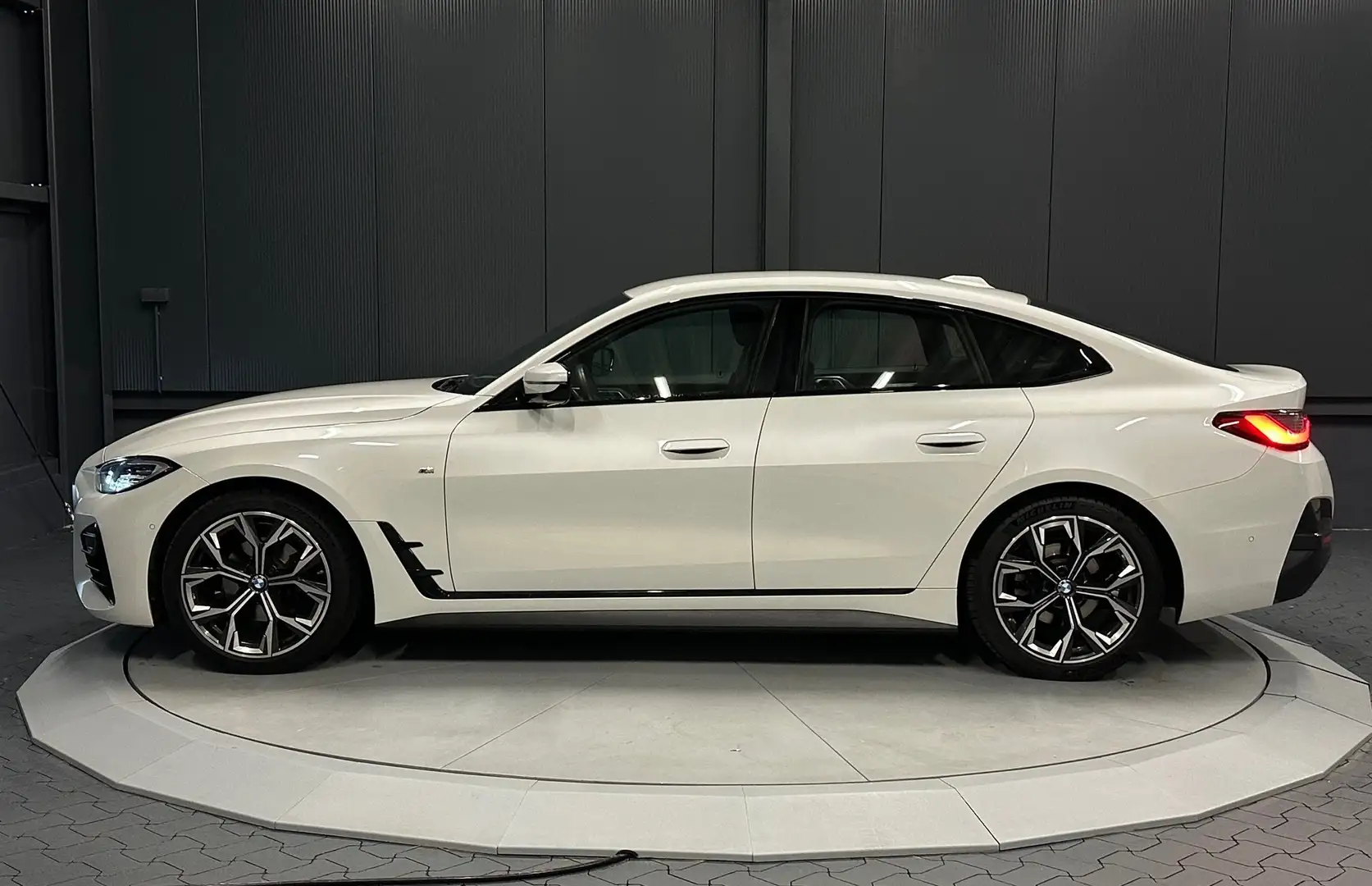 BMW 420 d Gran Coupé xDrive M-Sport*19Zoll*LEDER*ACC* White - 2