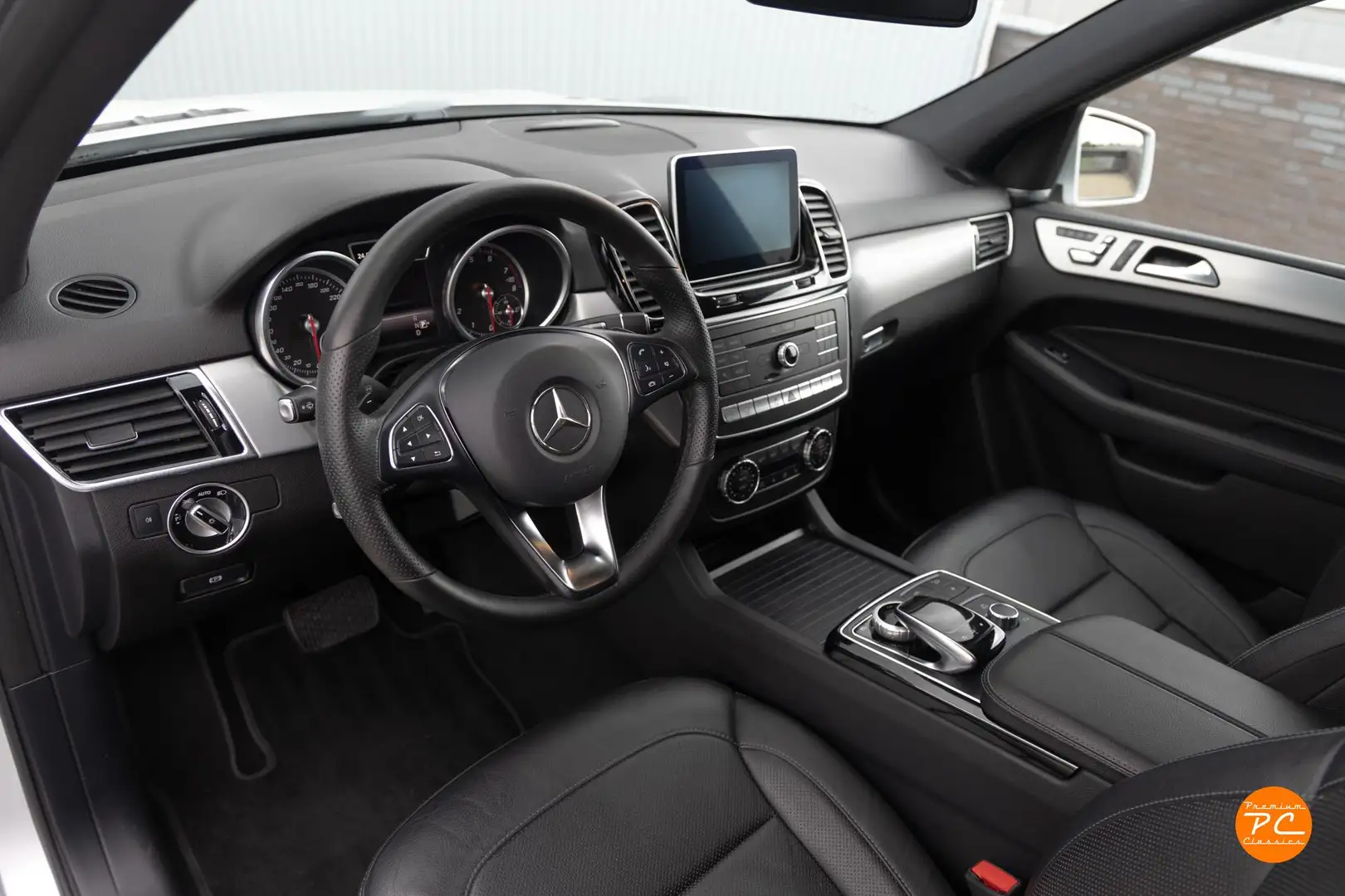 Mercedes-Benz GLE 500 GLE 4MATIC | 134.000KM | AMG Package | Harman/Kard Silber - 2