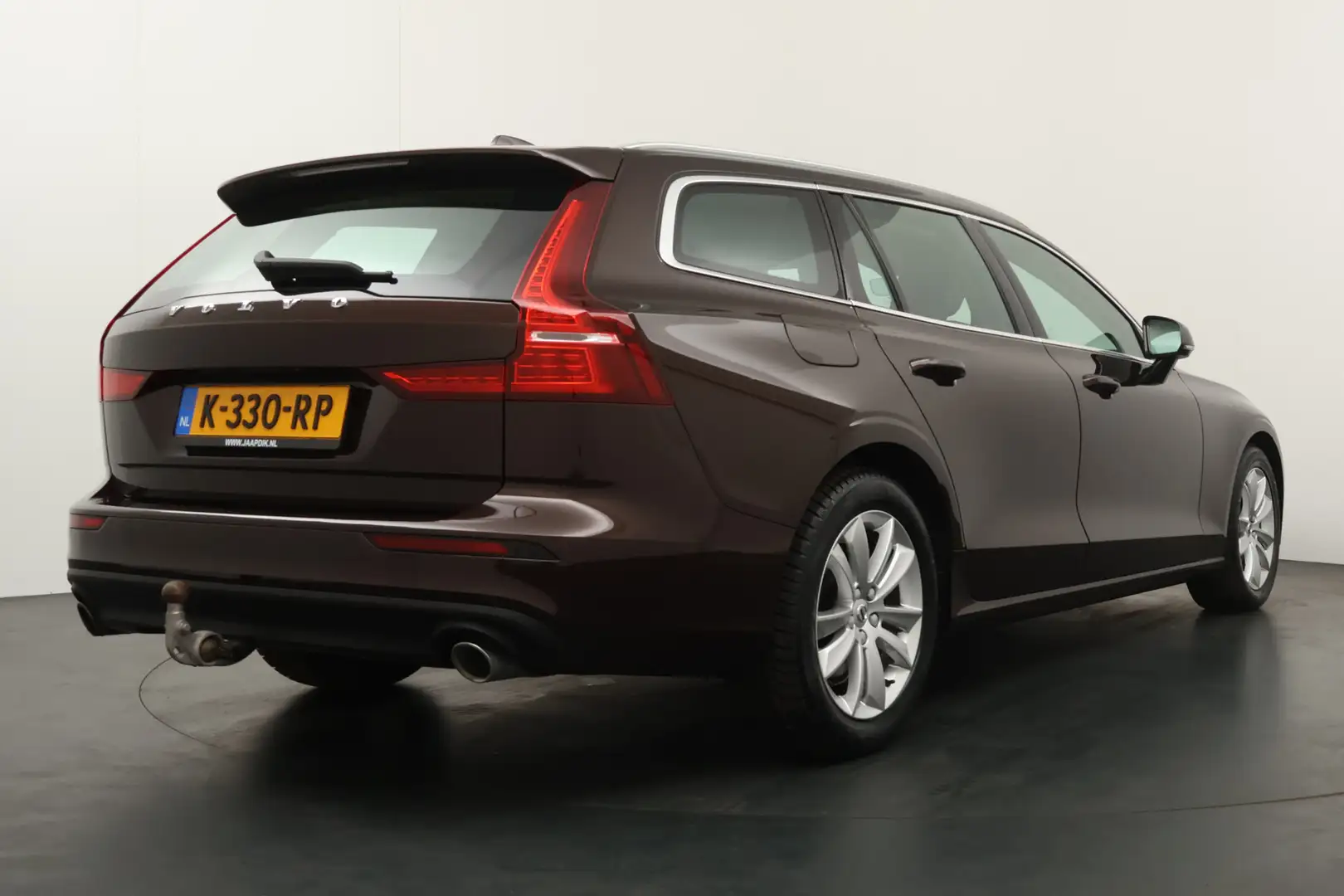 Volvo V60 BWJ 2021 2.0 B3 164 PK Business Pro AUTOMAAT / WEG Braun - 2