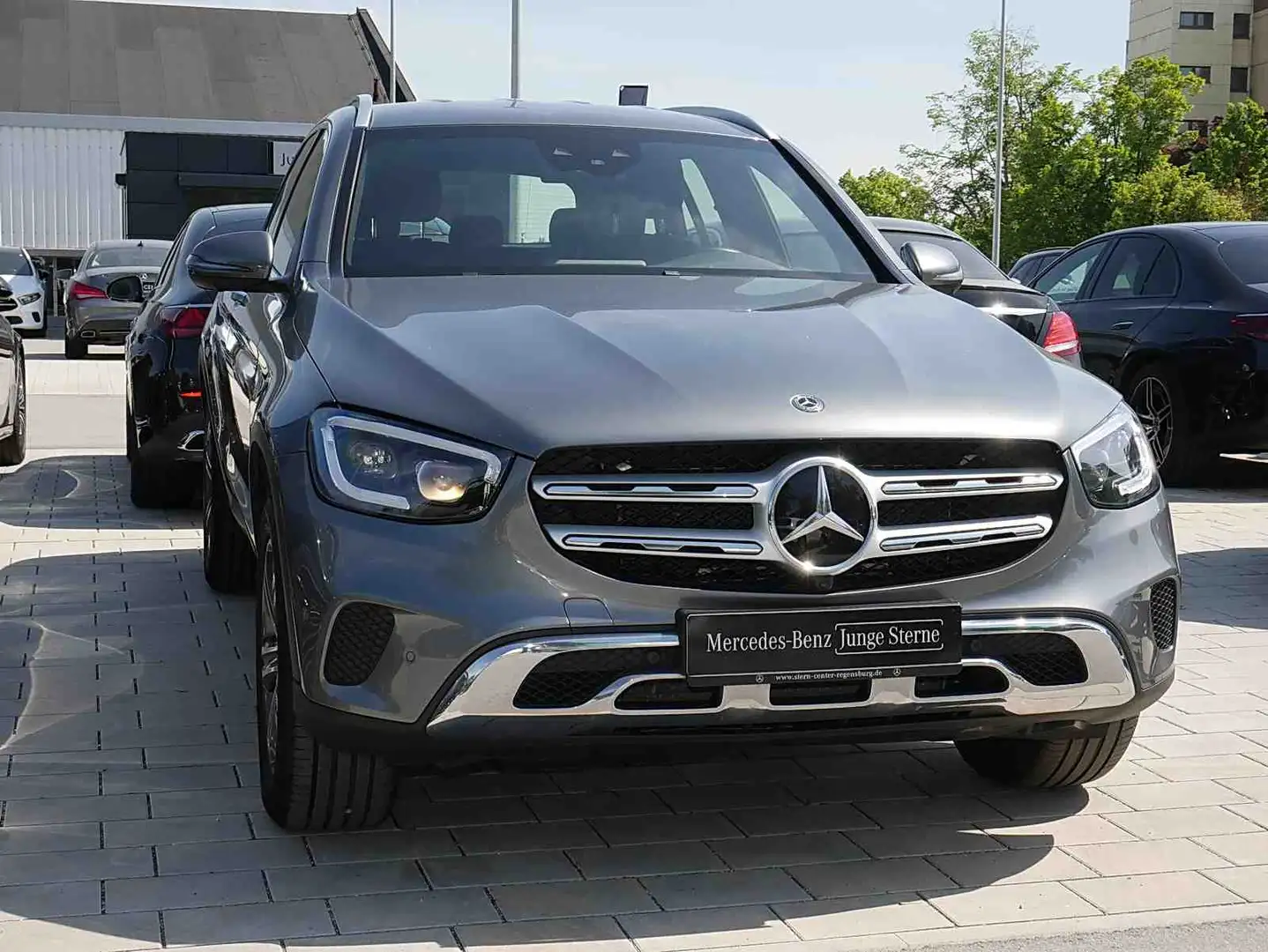 Mercedes-Benz GLC 400 d 4M+AIR+AHK+DIST+HUD+MULTIKONTUR+MBEAM+ Szary - 2