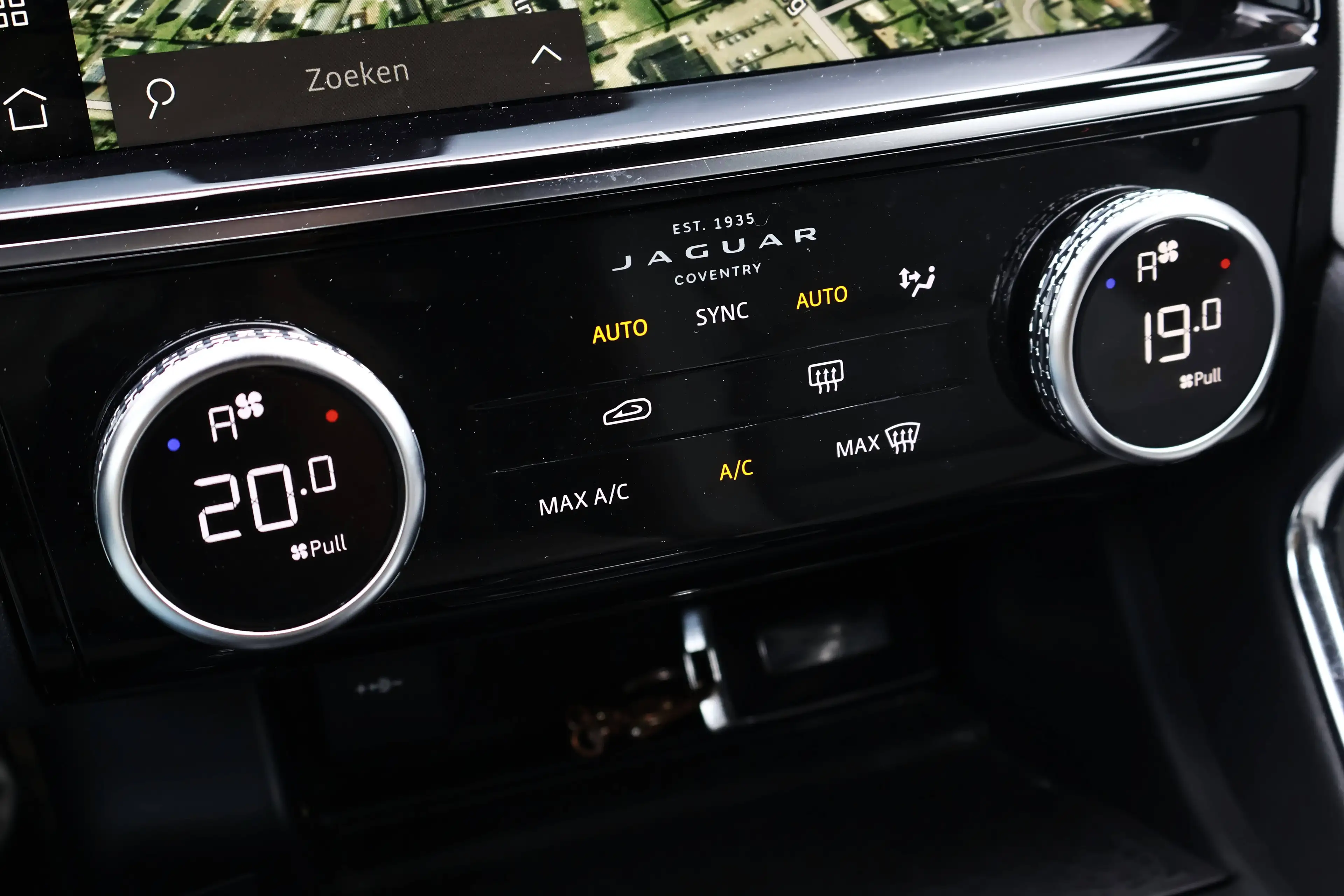 Jaguar E-Pace 1.5 T MHEV P160 R-Dynamic ACC LijnA. Memory Garantie* — photo 13