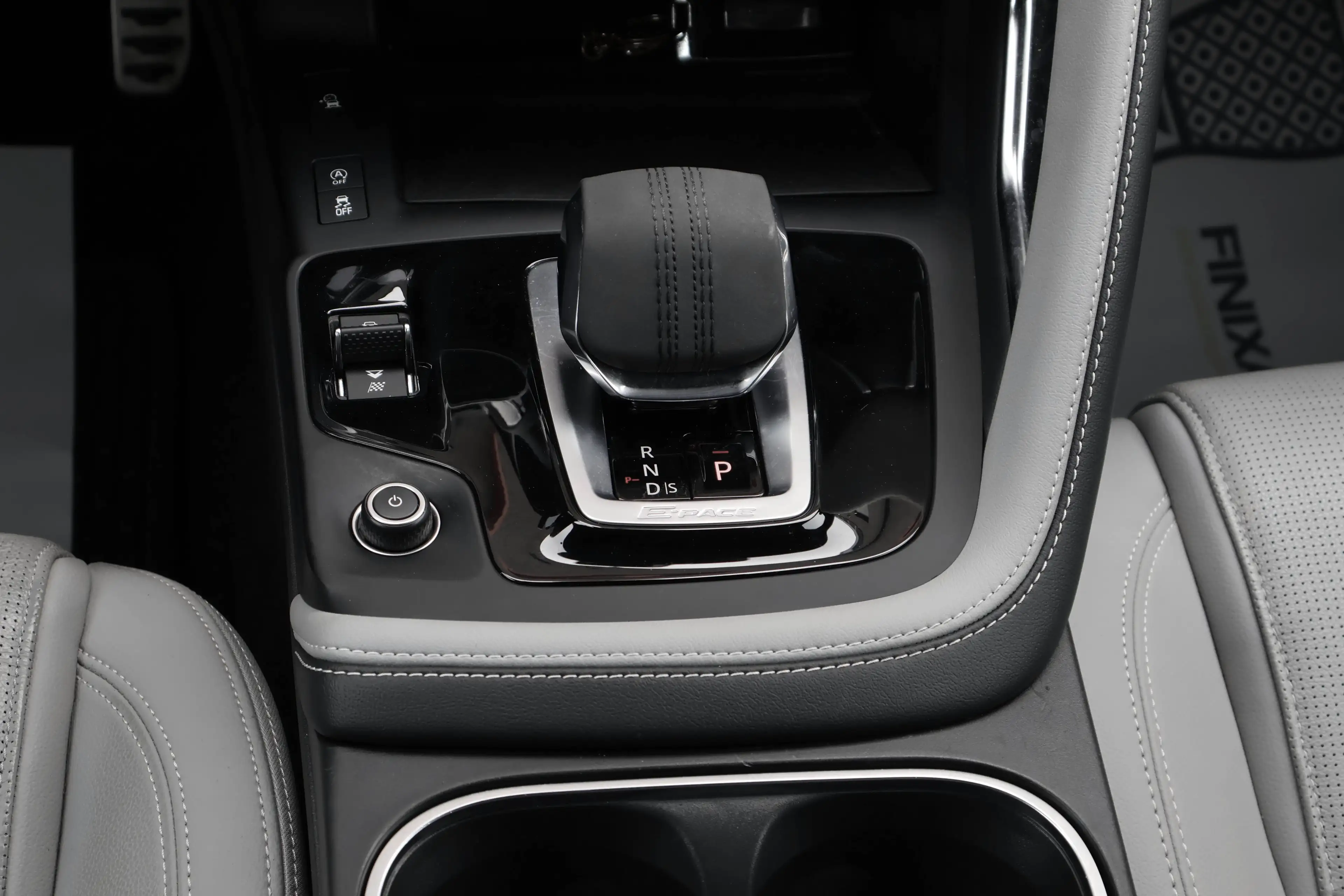Jaguar E-Pace 1.5 T MHEV P160 R-Dynamic ACC LijnA. Memory Garantie* — photo 12