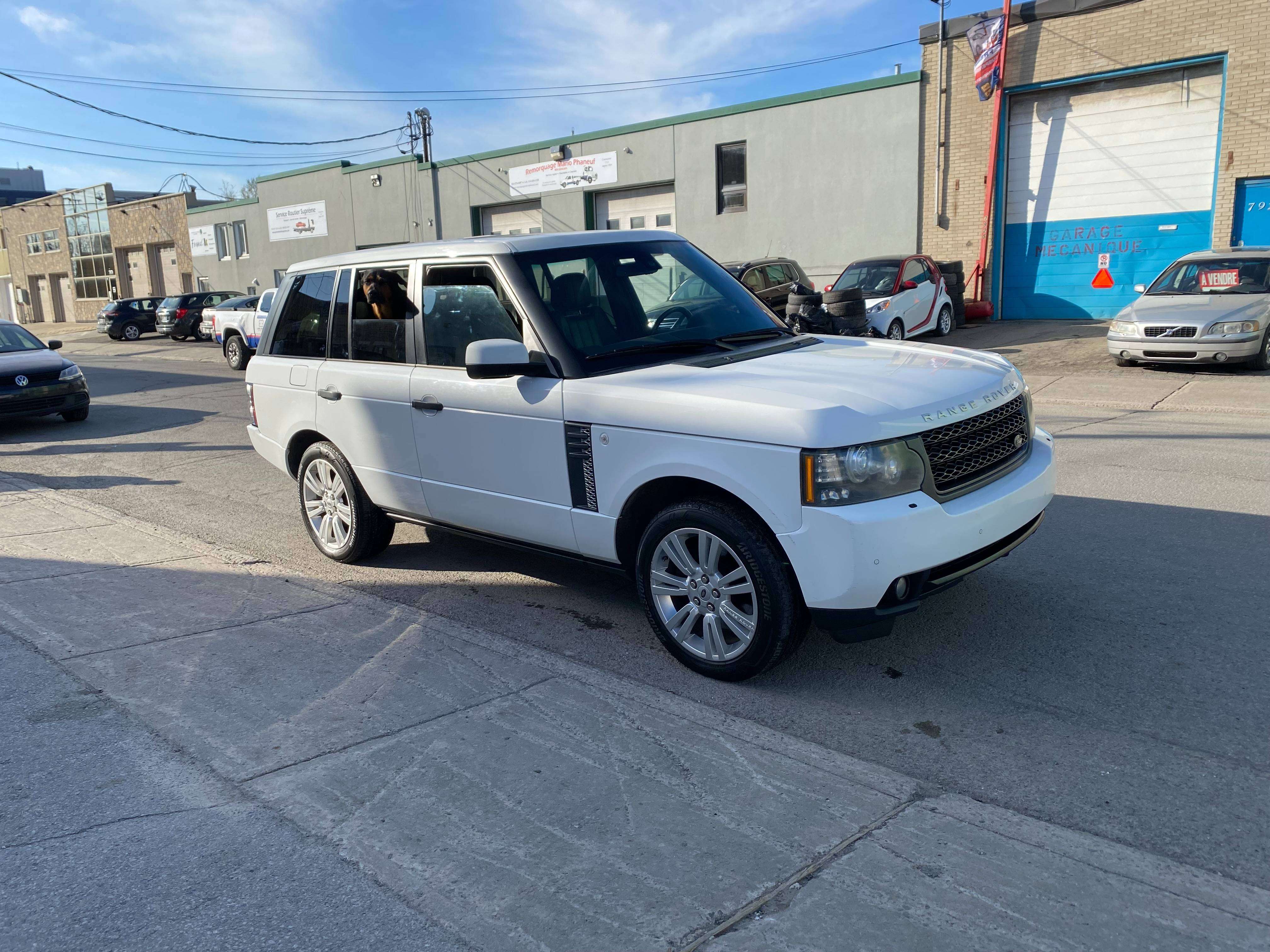 2011 Land Rover Range Rover 4WD 4dr HSE thumb 16