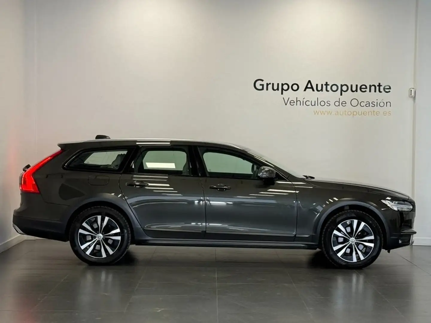 Volvo V90 D4 AWD AUTO Gris - 2