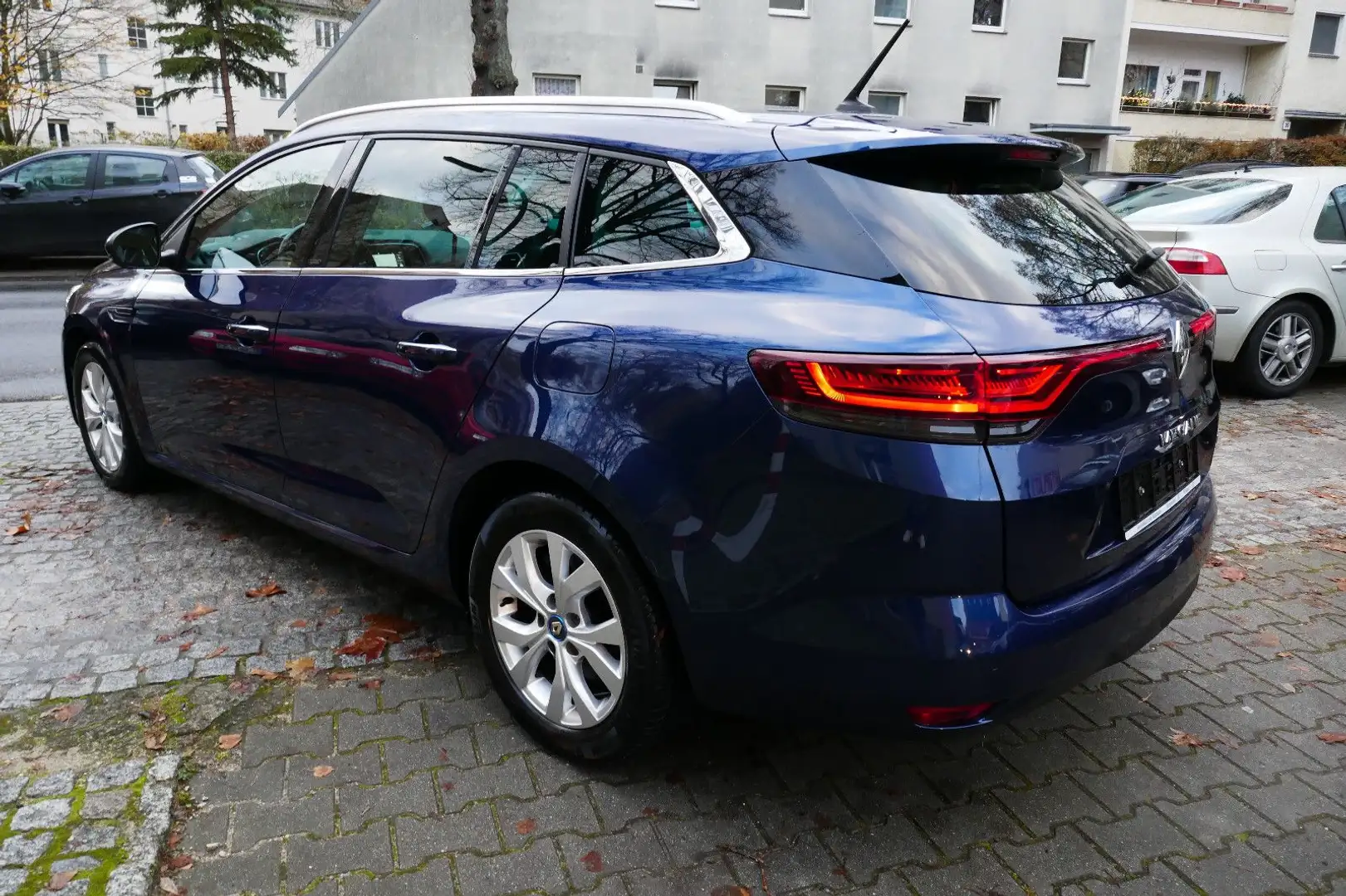 Renault Megane IV E-Tech 160 Grandtour Zen Blau - 2
