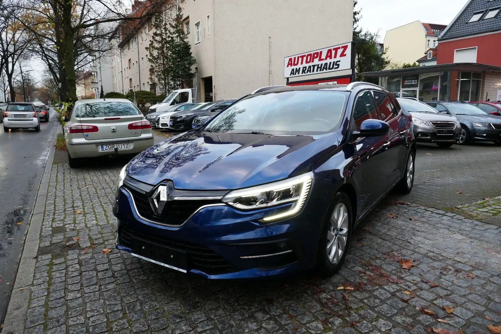 Renault Megane IV E-Tech 160 Grandtour Zen Blau - 1