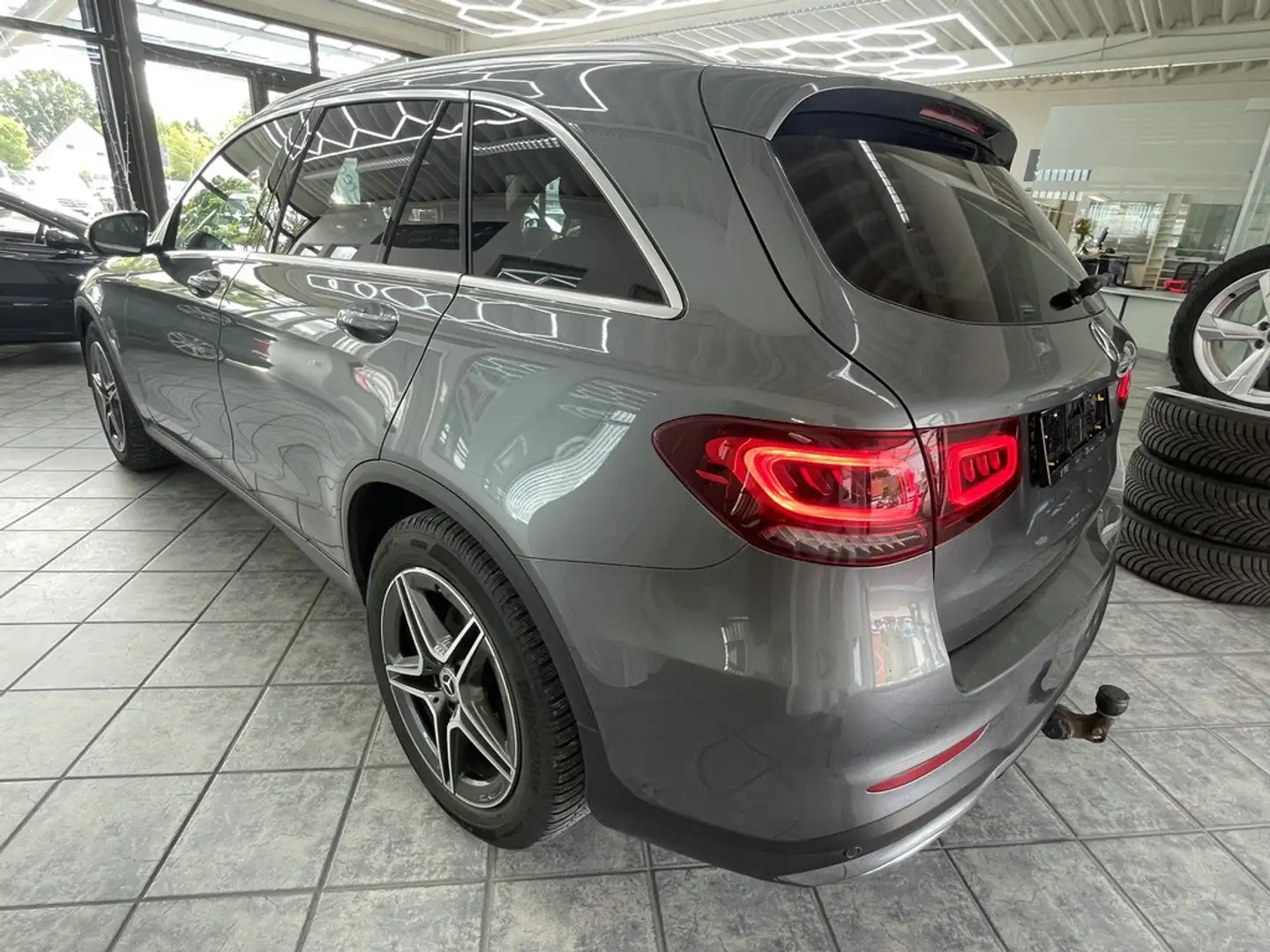 Mercedes-Benz GLC 220 d 4Matic AMG-Line, LED, 9G, Standheizung Grau - 2
