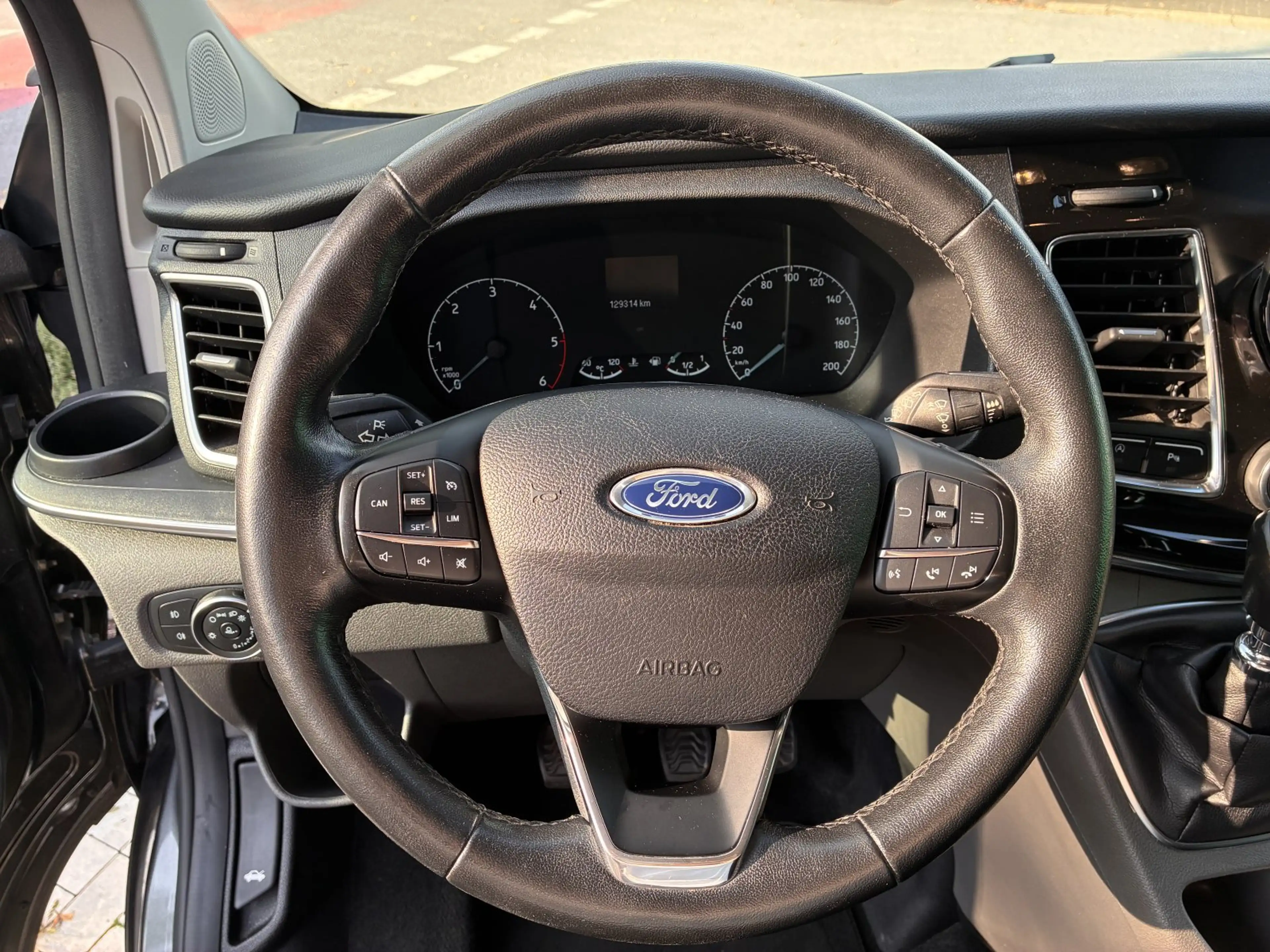 Ford Tourneo Custom 2.0 TDCi 310 L1 Titanium EURO 6d-TE 8-Sitze — photo 9