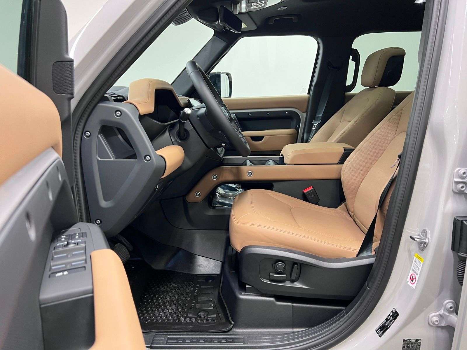 2026 Land Rover Defender 110 P500 V8 X-DYNAMIC SE thumb 29