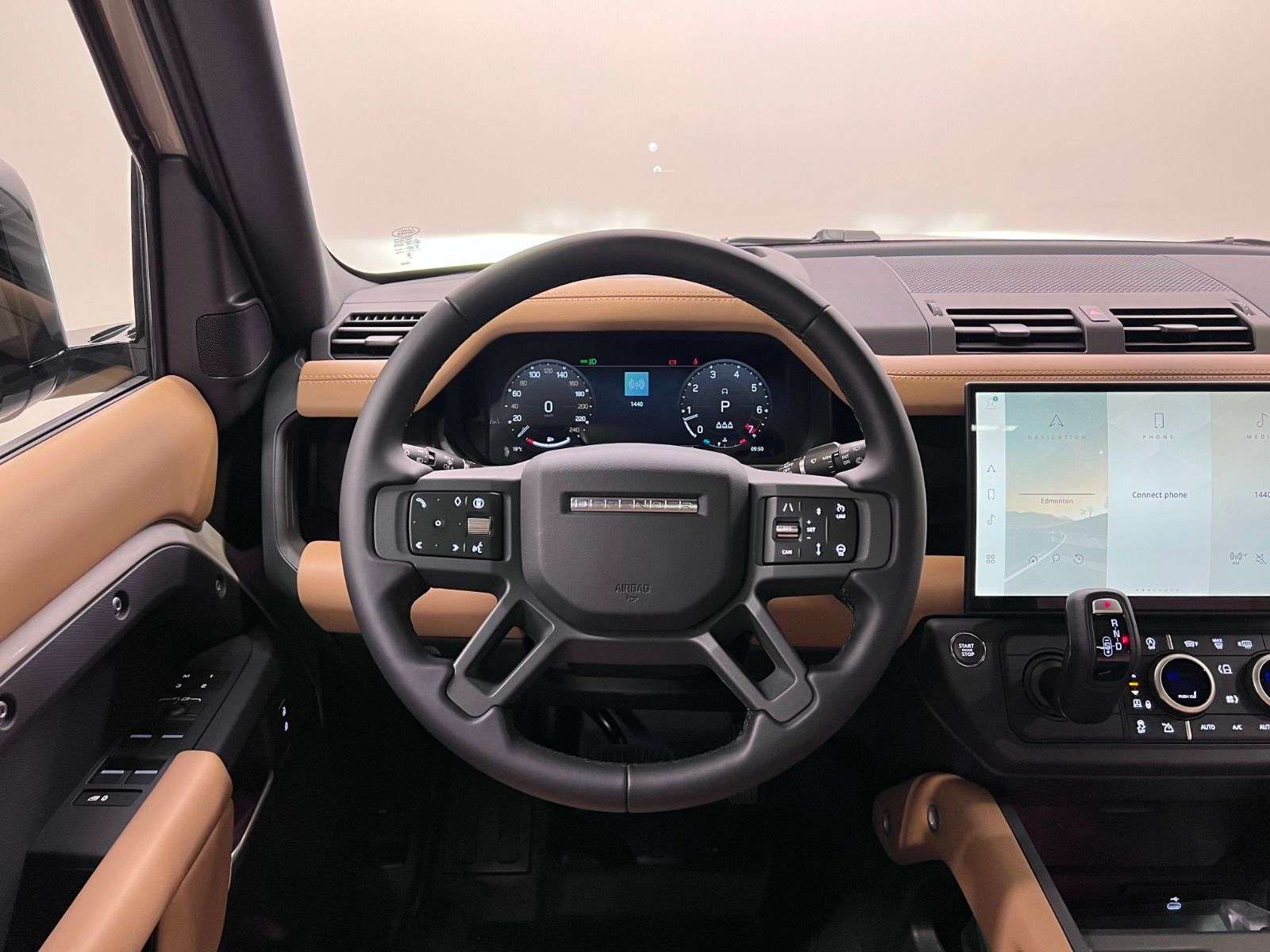 2026 Land Rover Defender 110 P500 V8 X-DYNAMIC SE thumb 14