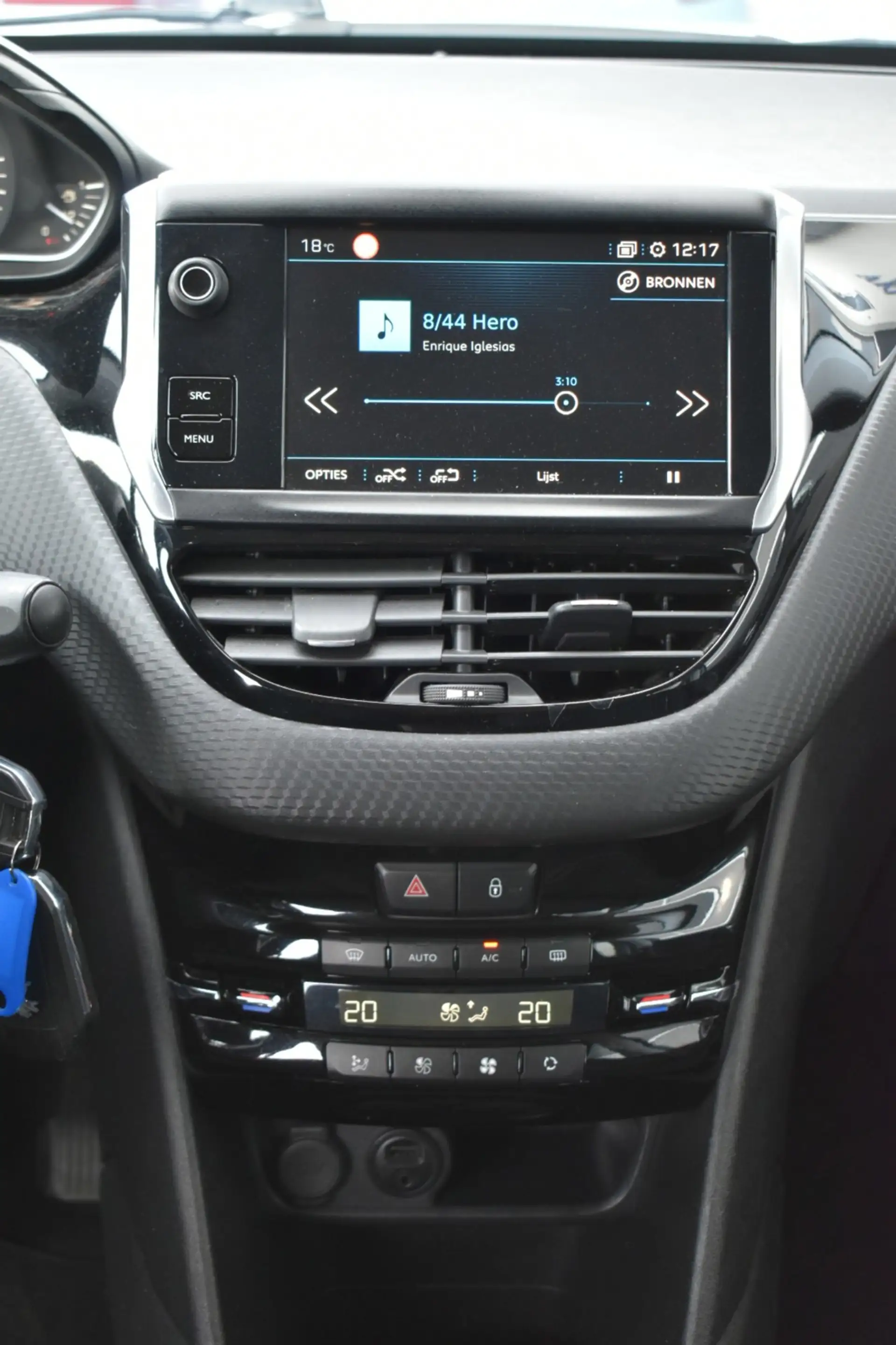 Peugeot 208 1.6 BlueHDi Blue Lease Executive — photo 16