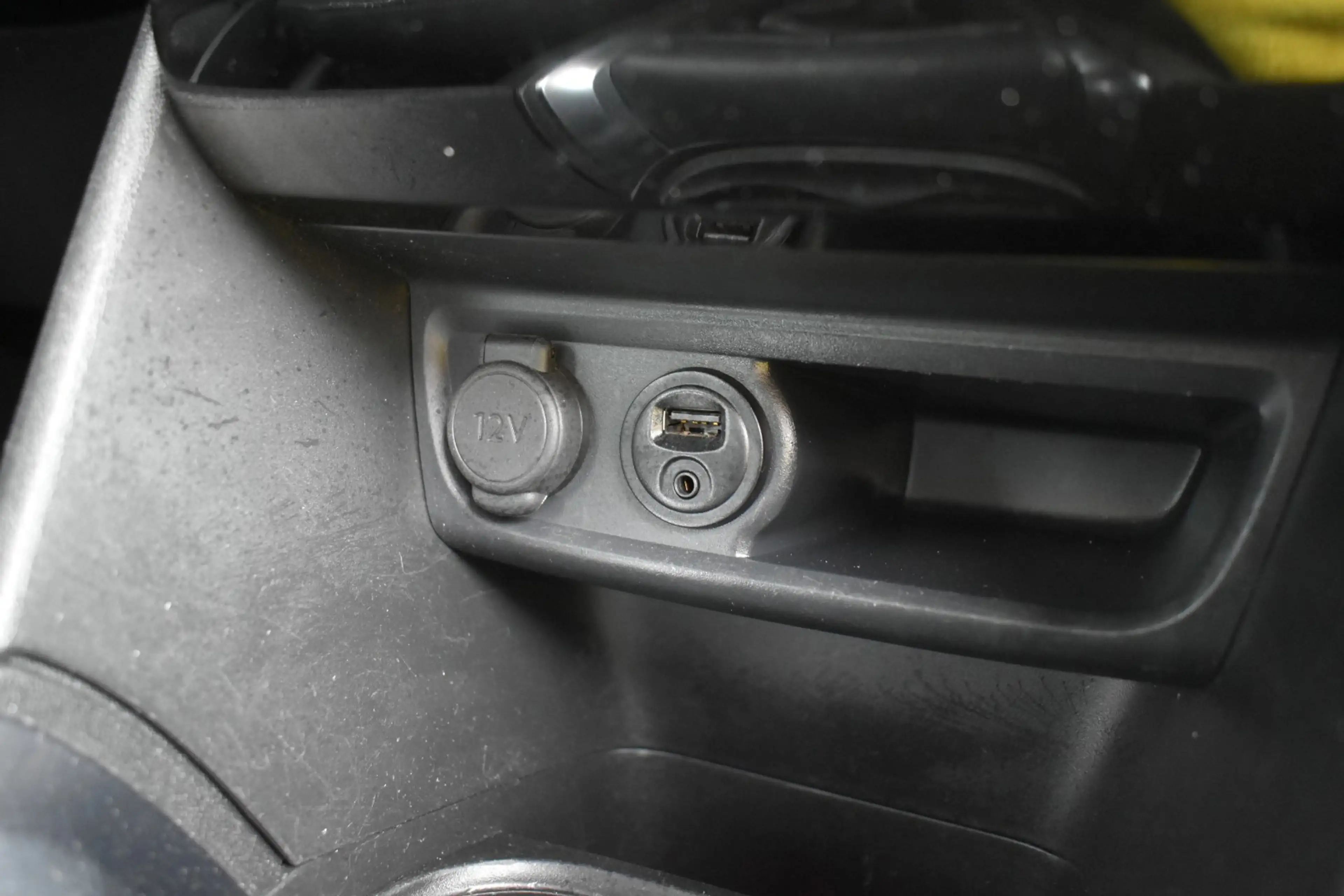 Peugeot 208 1.6 BlueHDi Blue Lease Executive — photo 19