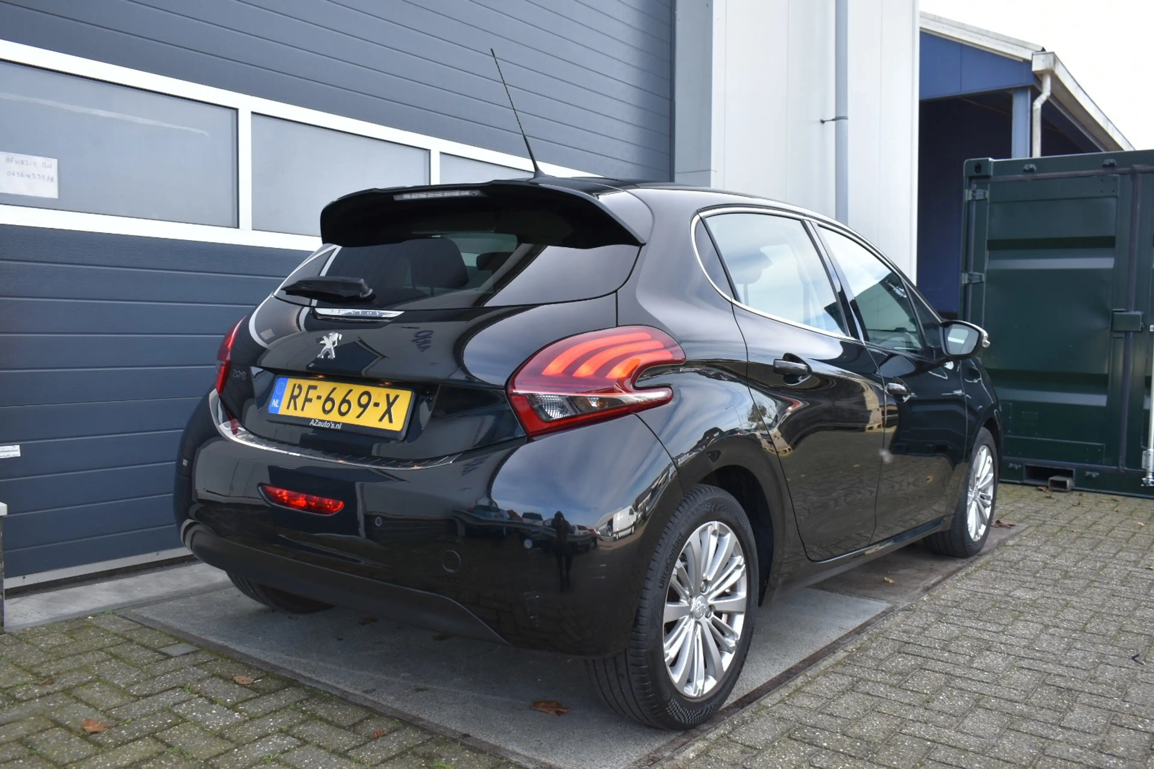Peugeot 208 1.6 BlueHDi Blue Lease Executive — photo 5