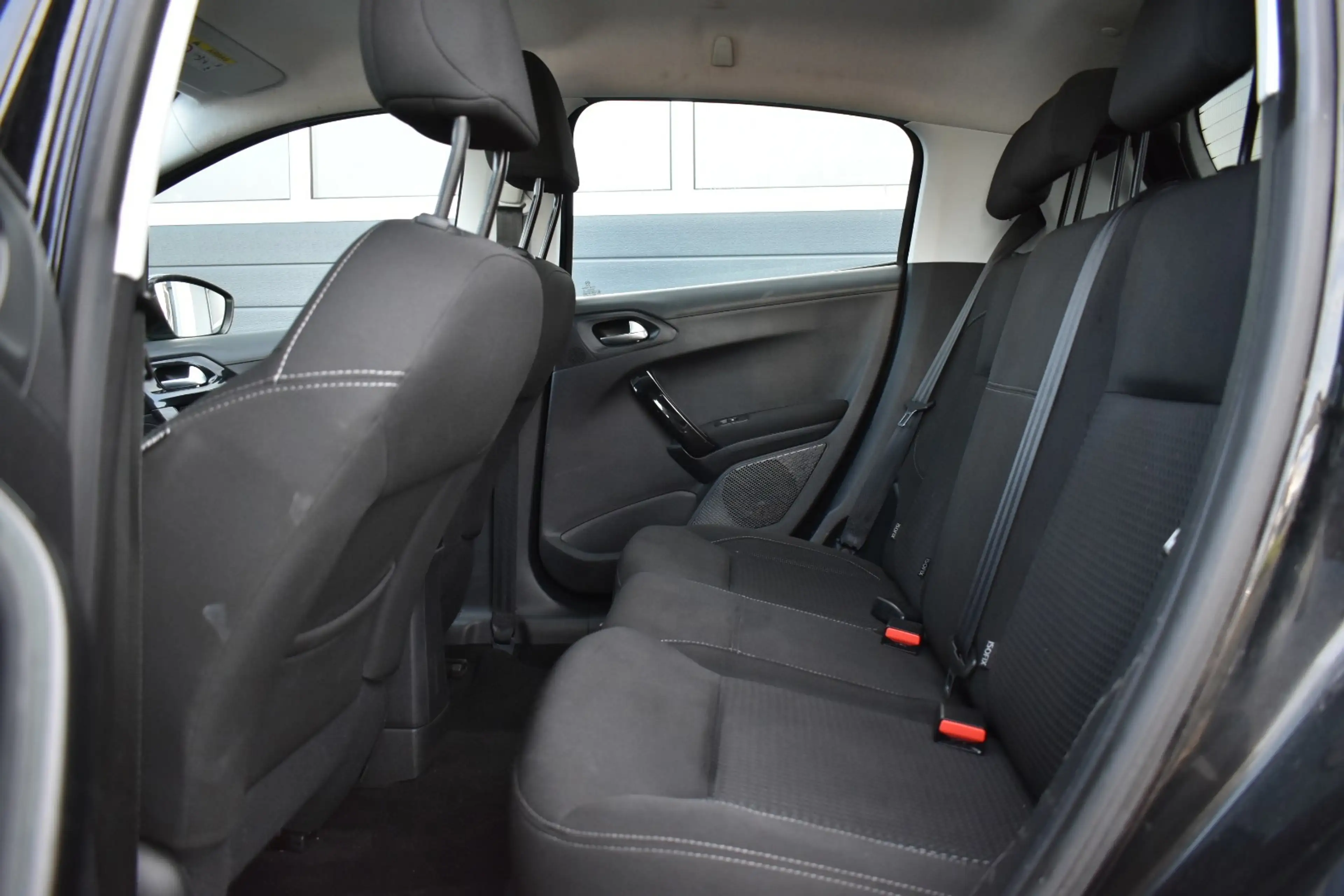 Peugeot 208 1.6 BlueHDi Blue Lease Executive — photo 11