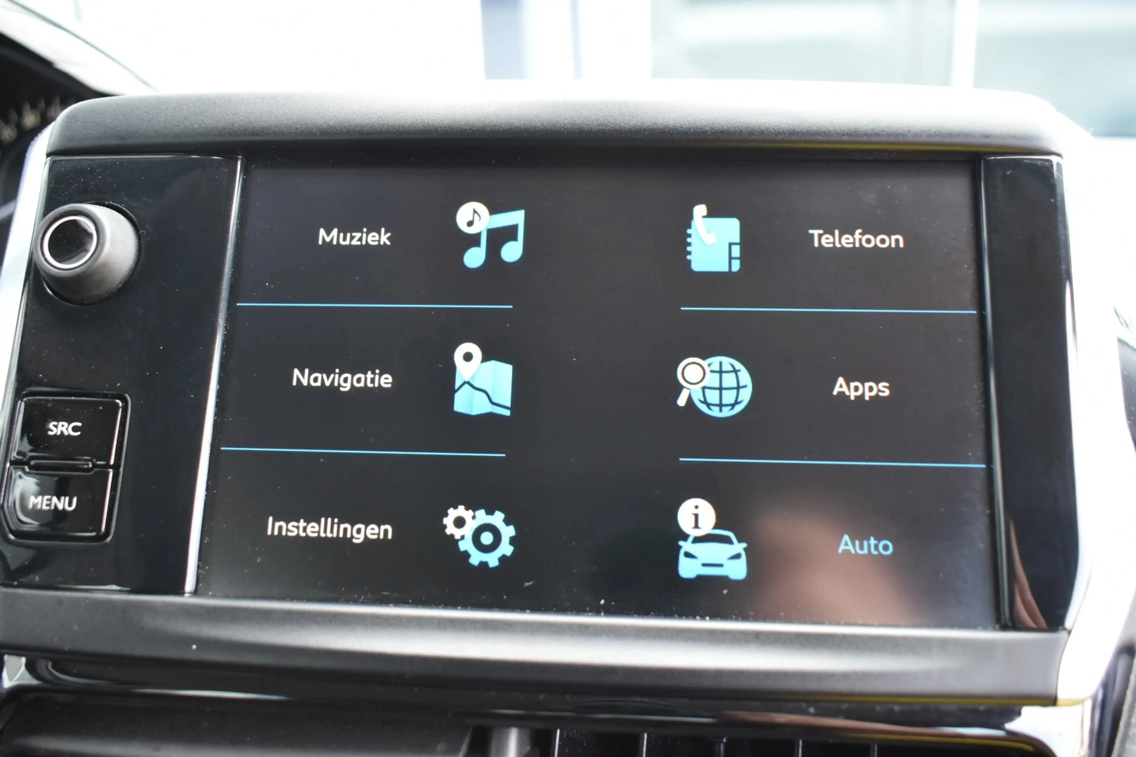 Peugeot 208 1.6 BlueHDi Blue Lease Executive — photo 18