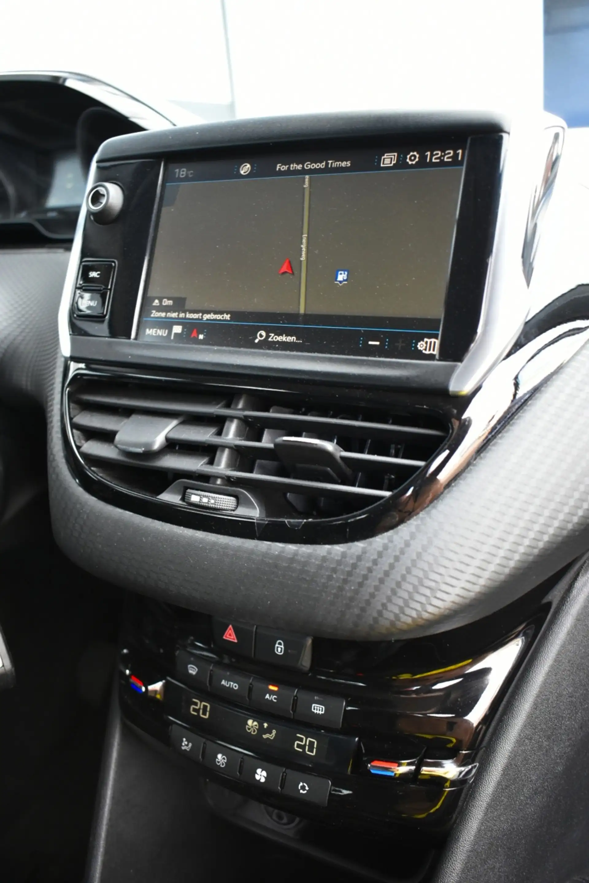 Peugeot 208 1.6 BlueHDi Blue Lease Executive — photo 17