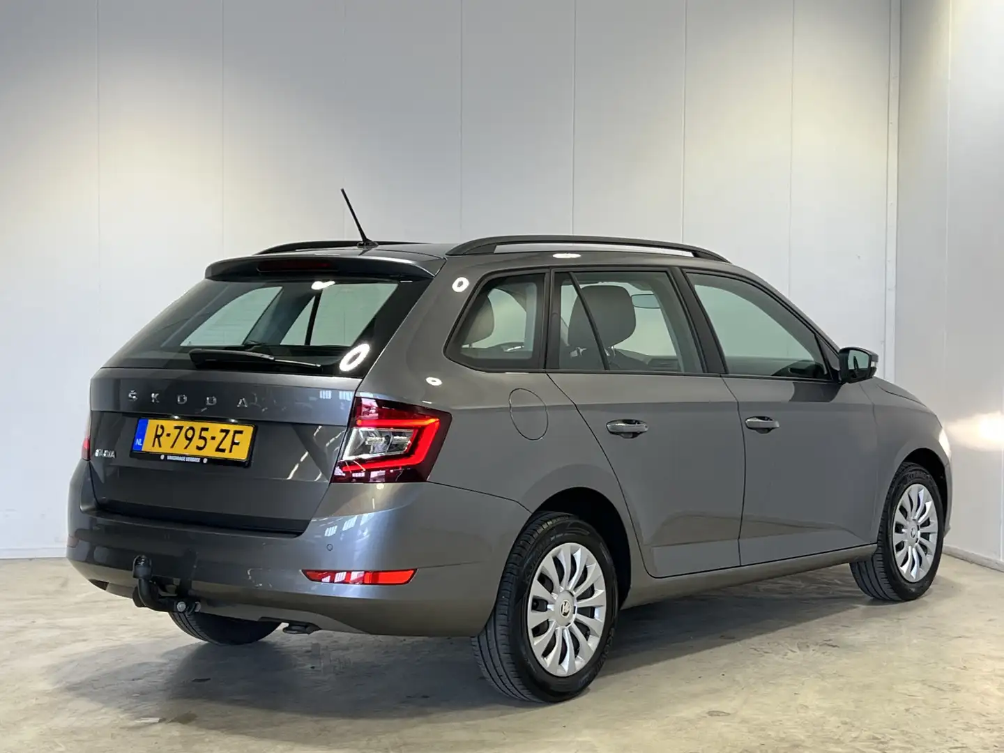 Skoda Fabia Combi 1.0 TSI Ambition | Navigatie/Android/Apple C Grey - 2