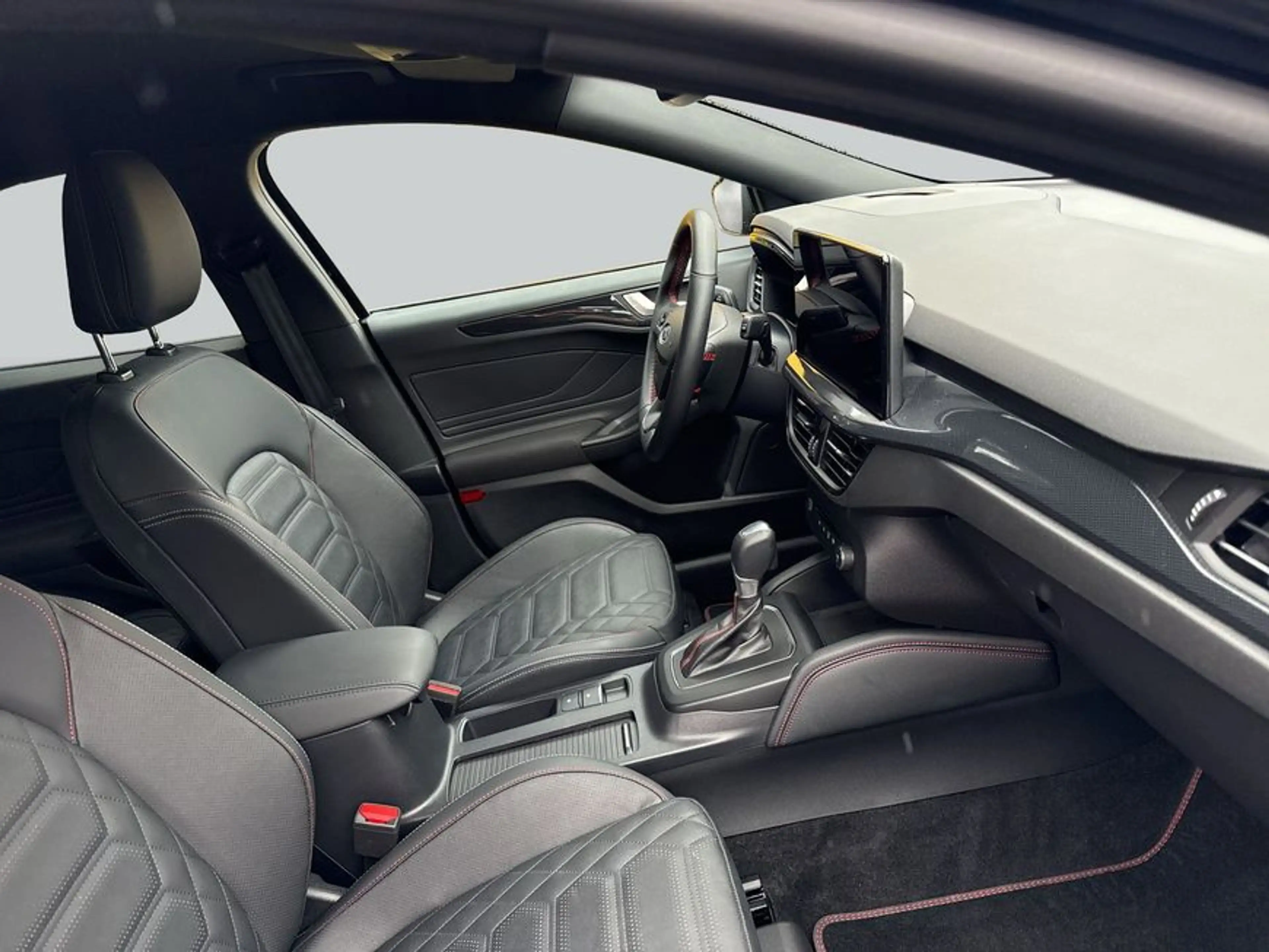 Ford Focus Turnier 1.0 EcoBoost Hybrid Aut. ST-LINE X — photo 12