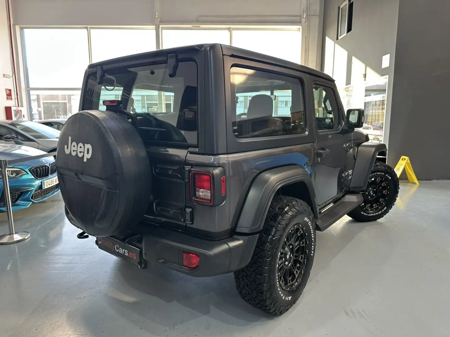 Jeep Wrangler 2.2CRD Sport 8ATX Gris - 2