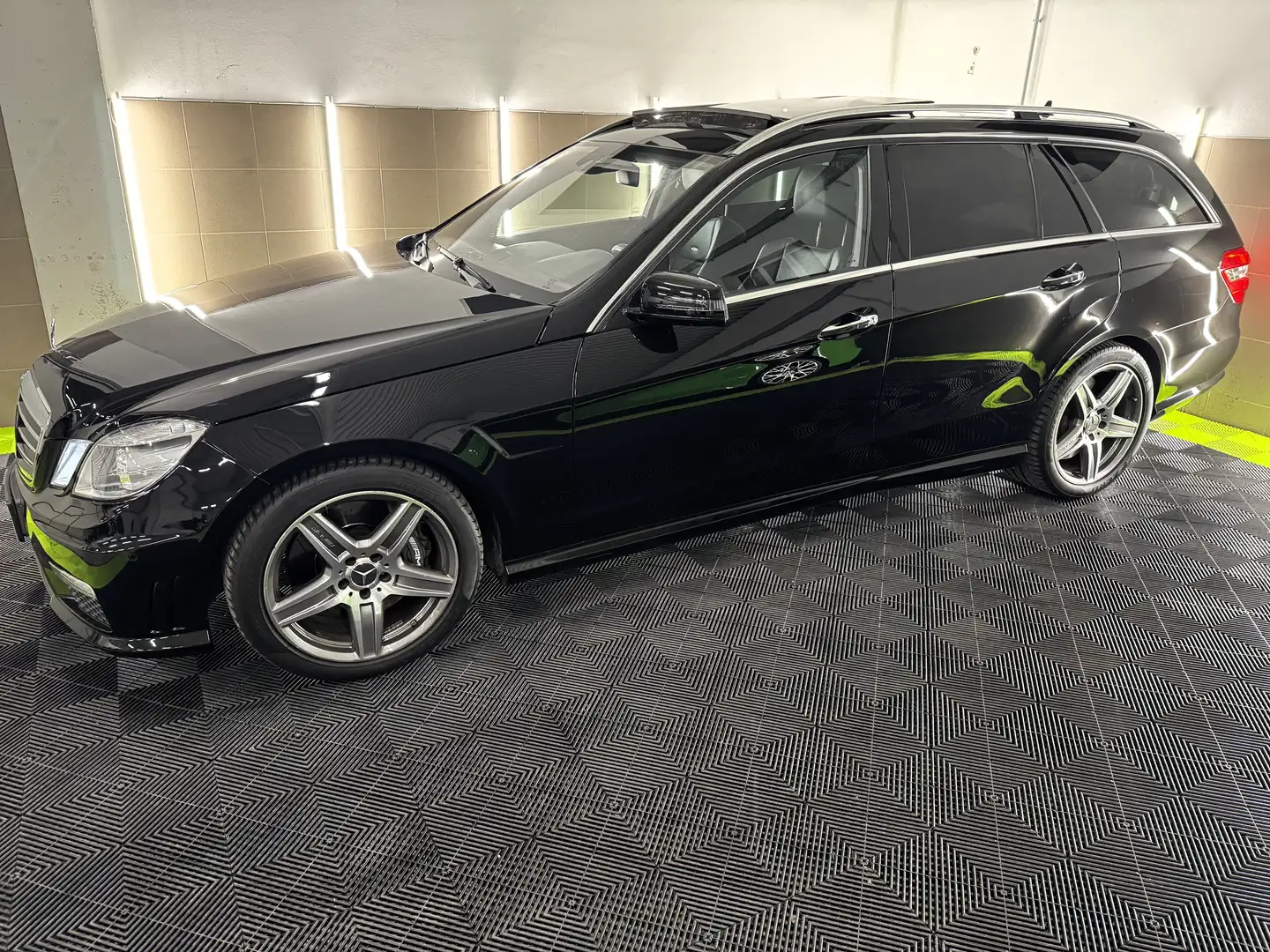 Mercedes-Benz E 63 AMG E 63 AMG T B&O/Panorama/Nappa/Night-Vision/VOLL Schwarz - 2