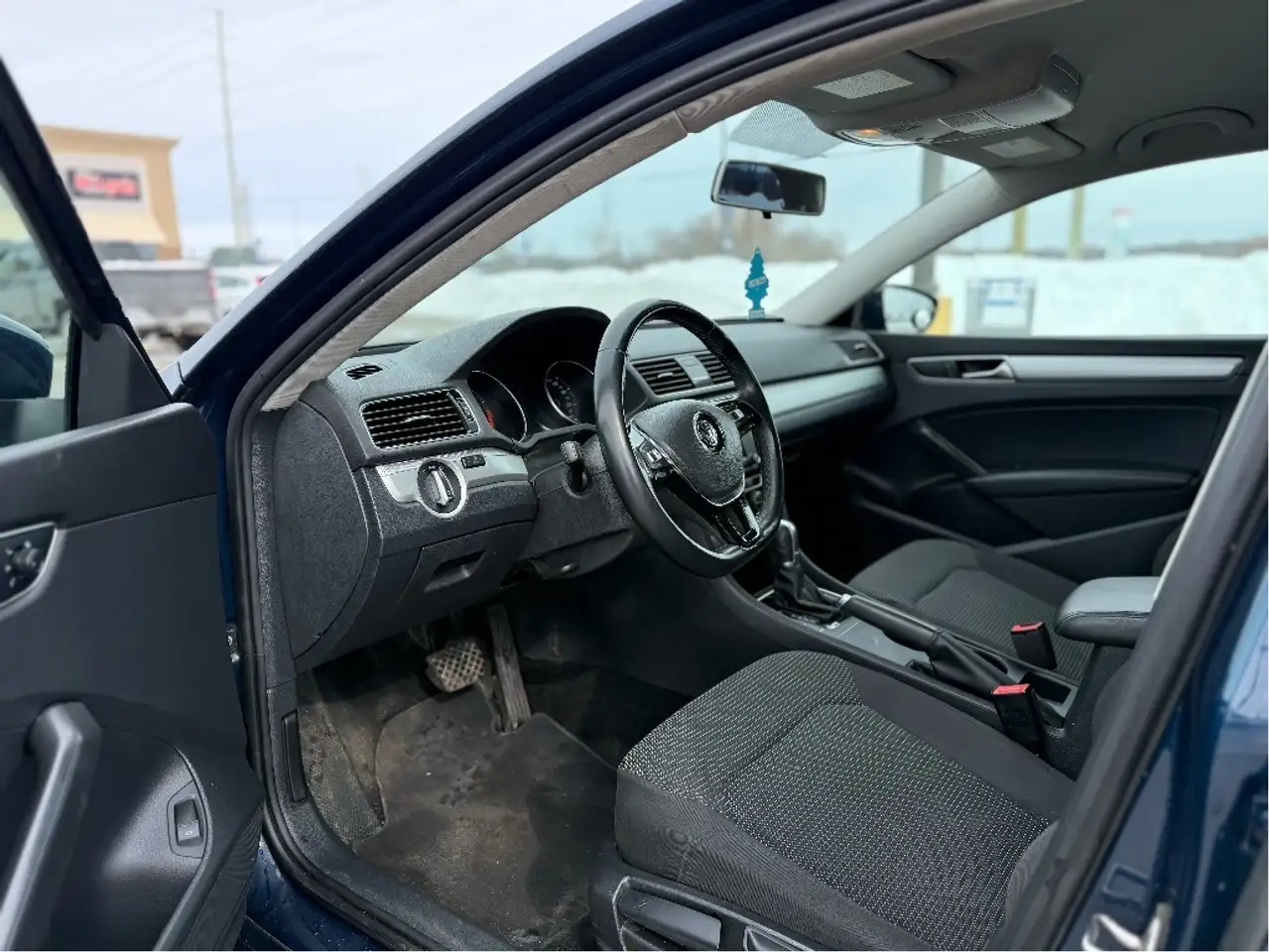 Volkswagen Passat photo Volkswagen Passat