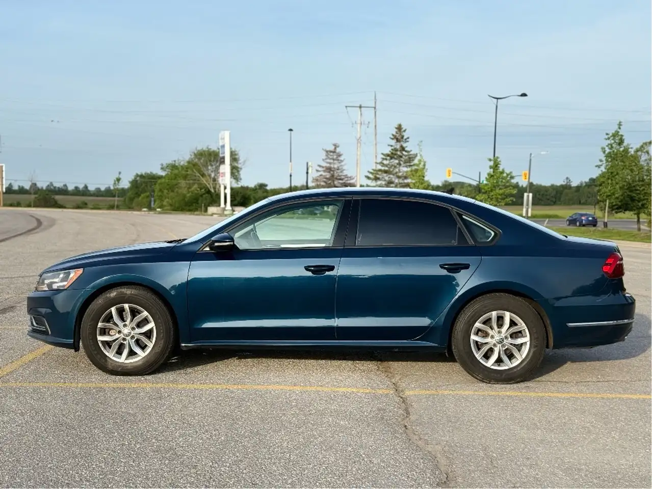 Volkswagen Passat photo Volkswagen Passat