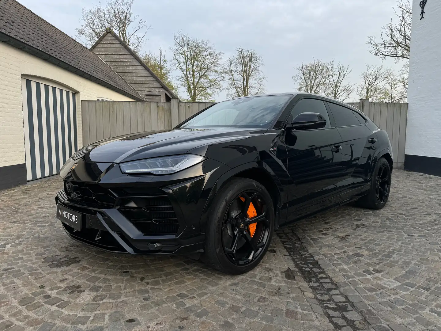 Lamborghini Urus 4.0 BiTurbo V8 - Akrapovic - Pano - Softclose Noir - 1
