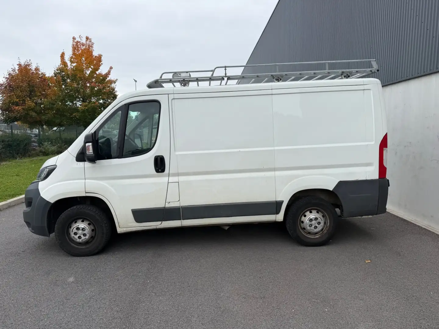 Peugeot Boxer BOXER TOLE 335 L1H1 BLUEHDI 110 PRO Fehér - 2