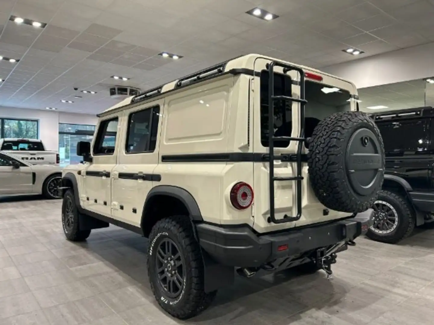 Ineos Grenadier UTILITY WAGON 3.0 BVA8 5 PL TRIALMASTER EDITION 5P Blanc - 2