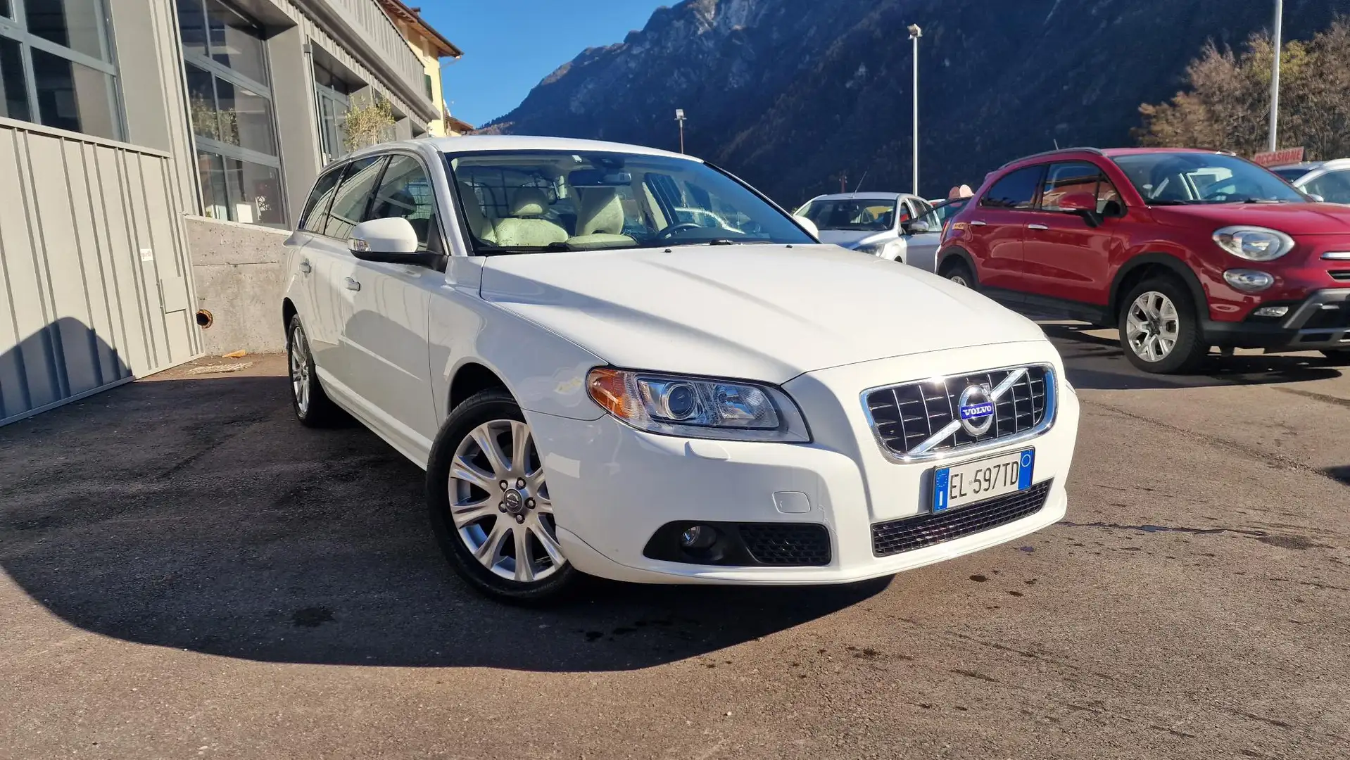 Volvo V70 2.0 d3 Momentum E5 - 1