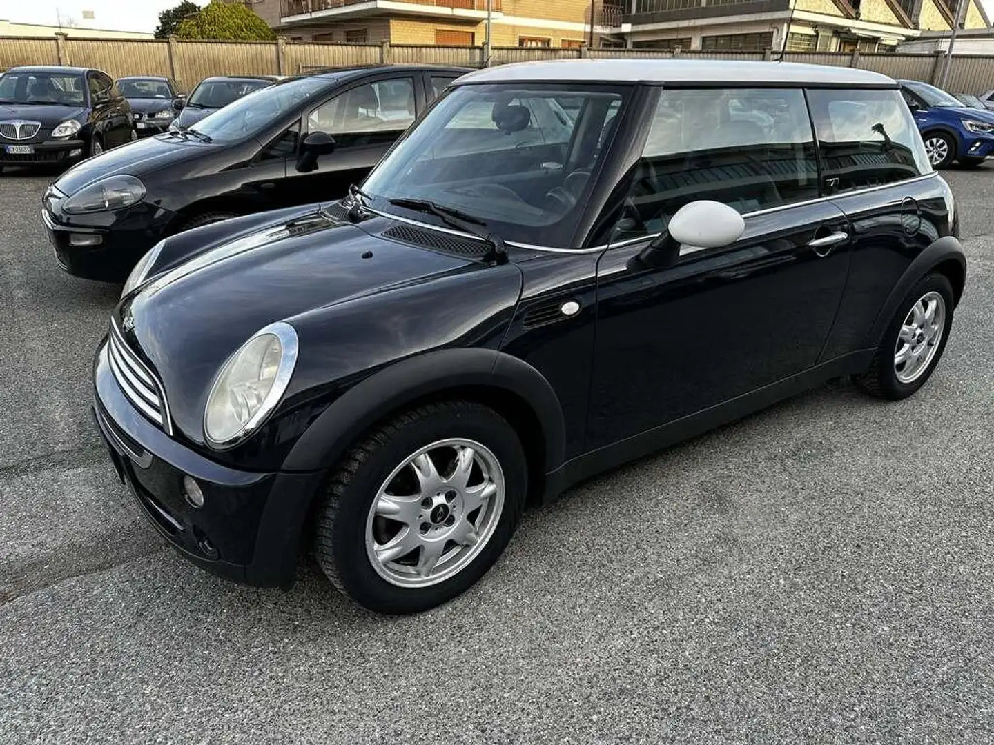 MINI One 1.6 One De Luxe Noir - 1